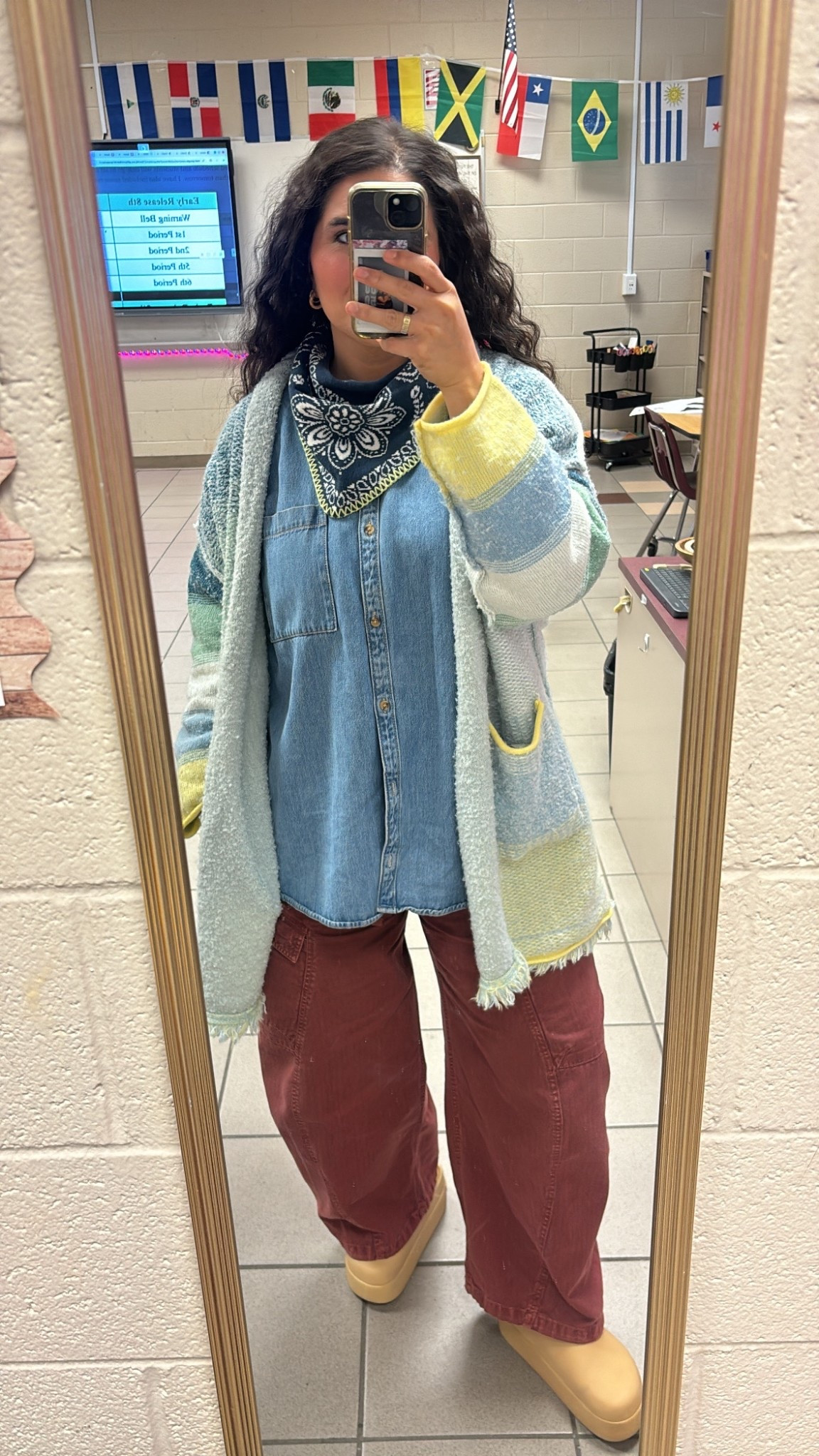 Loving this cutie neck scarf!  