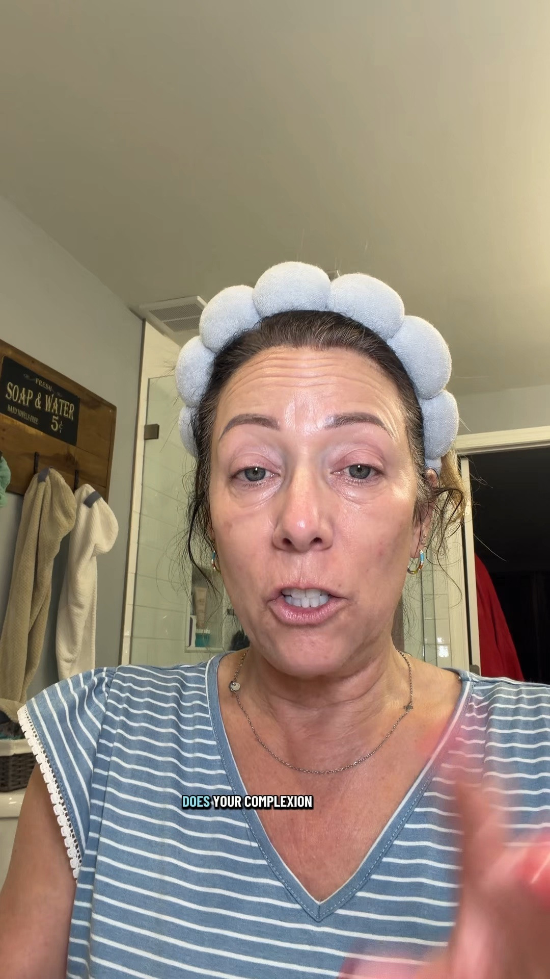 #bareminerals
#complexionrescue
#nomakeupmakeup
#matureskinmakeup
#over50beauty If heavy foundation isn’t working for your skin anymore… this is what I keep reaching for.