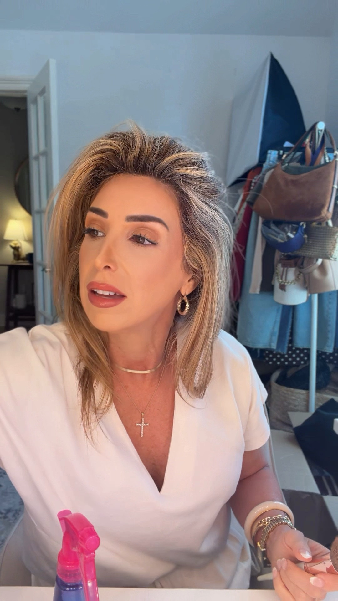 Pulling out my old Chanel Makeup counter hack for cleaning my makeup brushes. Can’t believe I have never thought to do this at home until now. 🤦🏽‍♀️

Beauty routine, morning makeup routine, beauty routine over 40, beauty routine over 50, skincare routine, beauty hack

#LTKgrwm #LTKOver40 #LTKBeauty