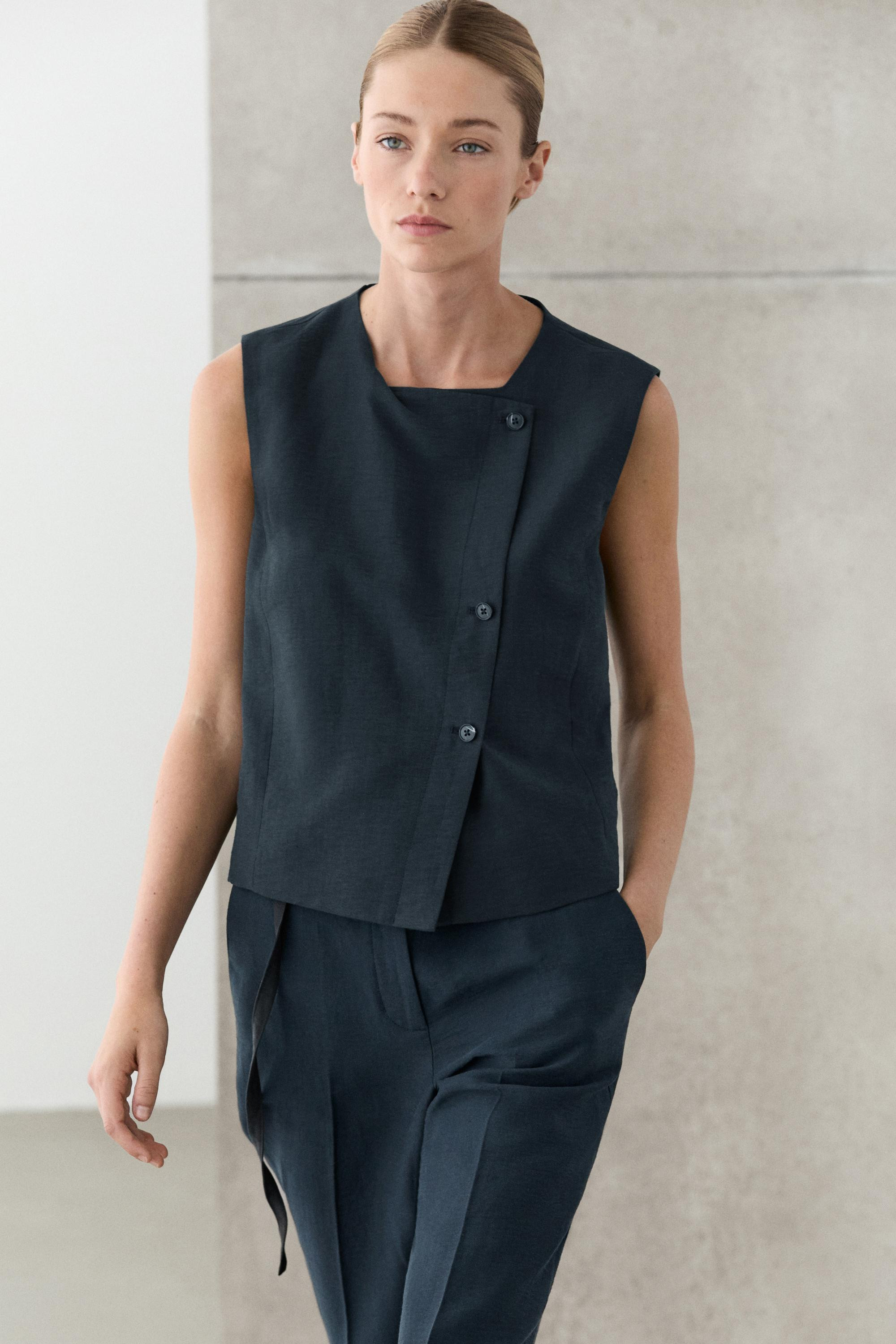 Linen asymmetric buttoned vest | Massimo Dutti US