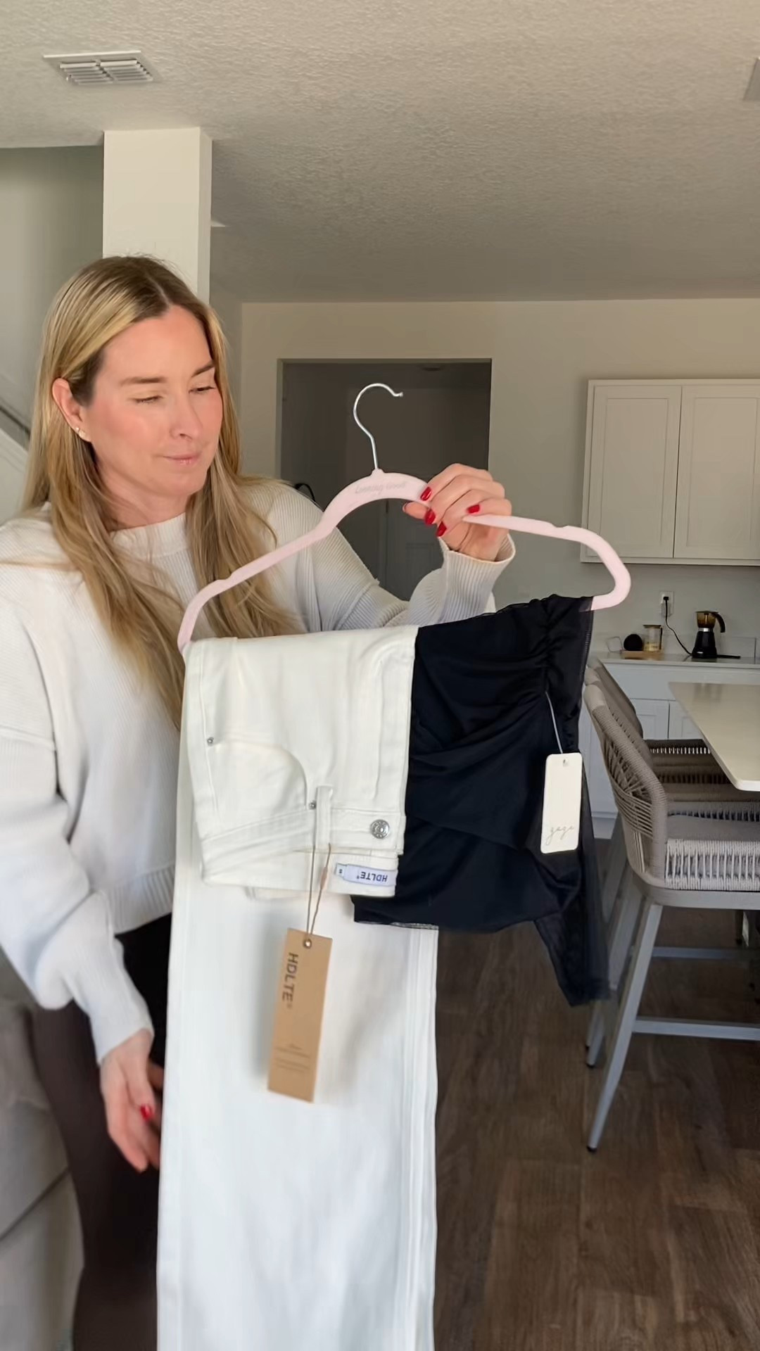 ✨ A classic white jean that’s a must-have 🤍
Super stretchy, comfy, and perfect for Valentine’s & Galentine’s 💘


#LTKgrwm #LTKPetite