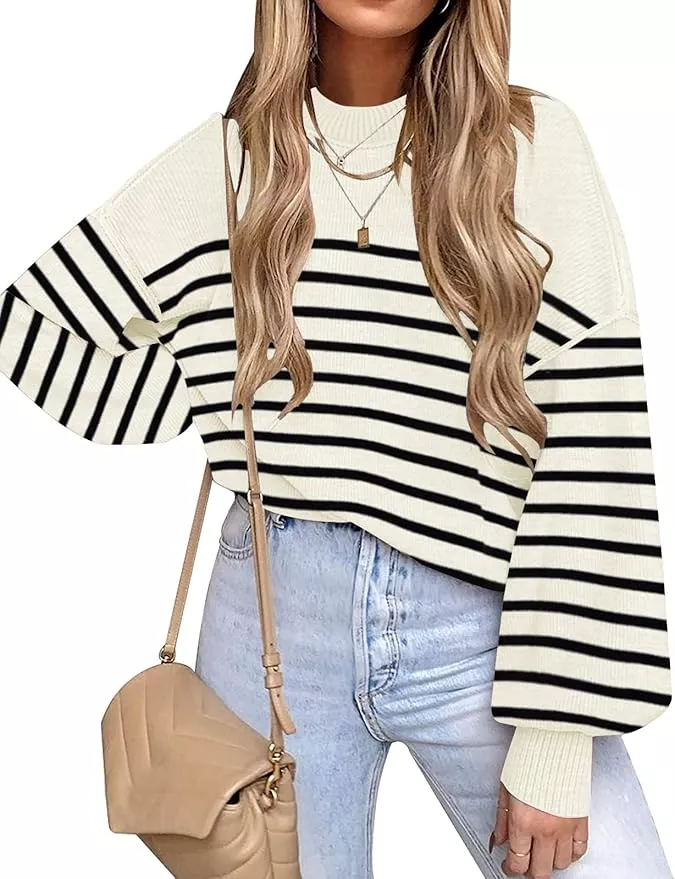 BOUTIKOME Women's Striped Sweater Black and White Striped Sweater Side Slit  Knit Long Sleeve Crewneck Pullover Loose Top at  Women’s Clothing