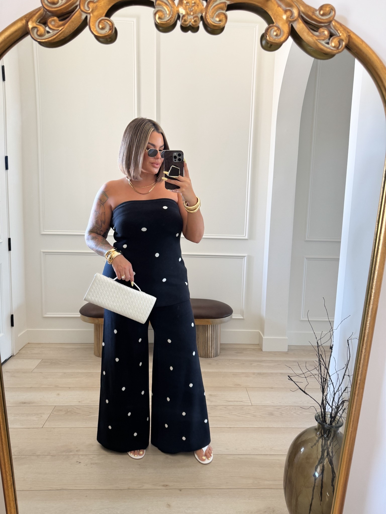 This would be so cute for any special occasions you have coming up. 
Graduations, Mother’s Day, girls brunch.

It’s the cutesttttt set ! It’s selling out fast ! 
I’m wearing xl in both top and bottom. 
It’s a thick knit material really high quality. 

