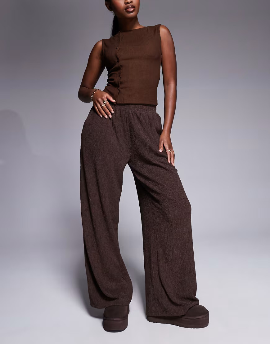ASOS DESIGN textured wide leg trouser in chocolate-Brown | ASOS (Global)