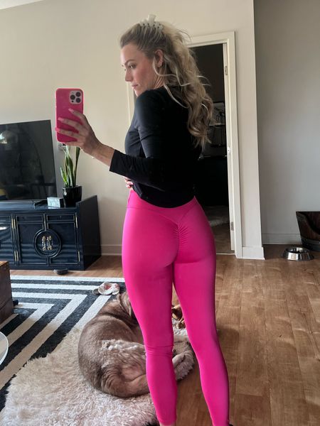 Loving these pink leggings! 🍑

#LTKFitness