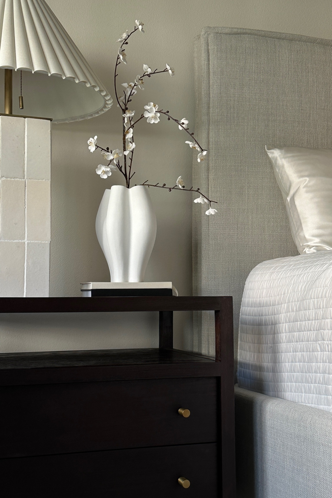 Moody Modern Organic Bedroom

#LTKhome