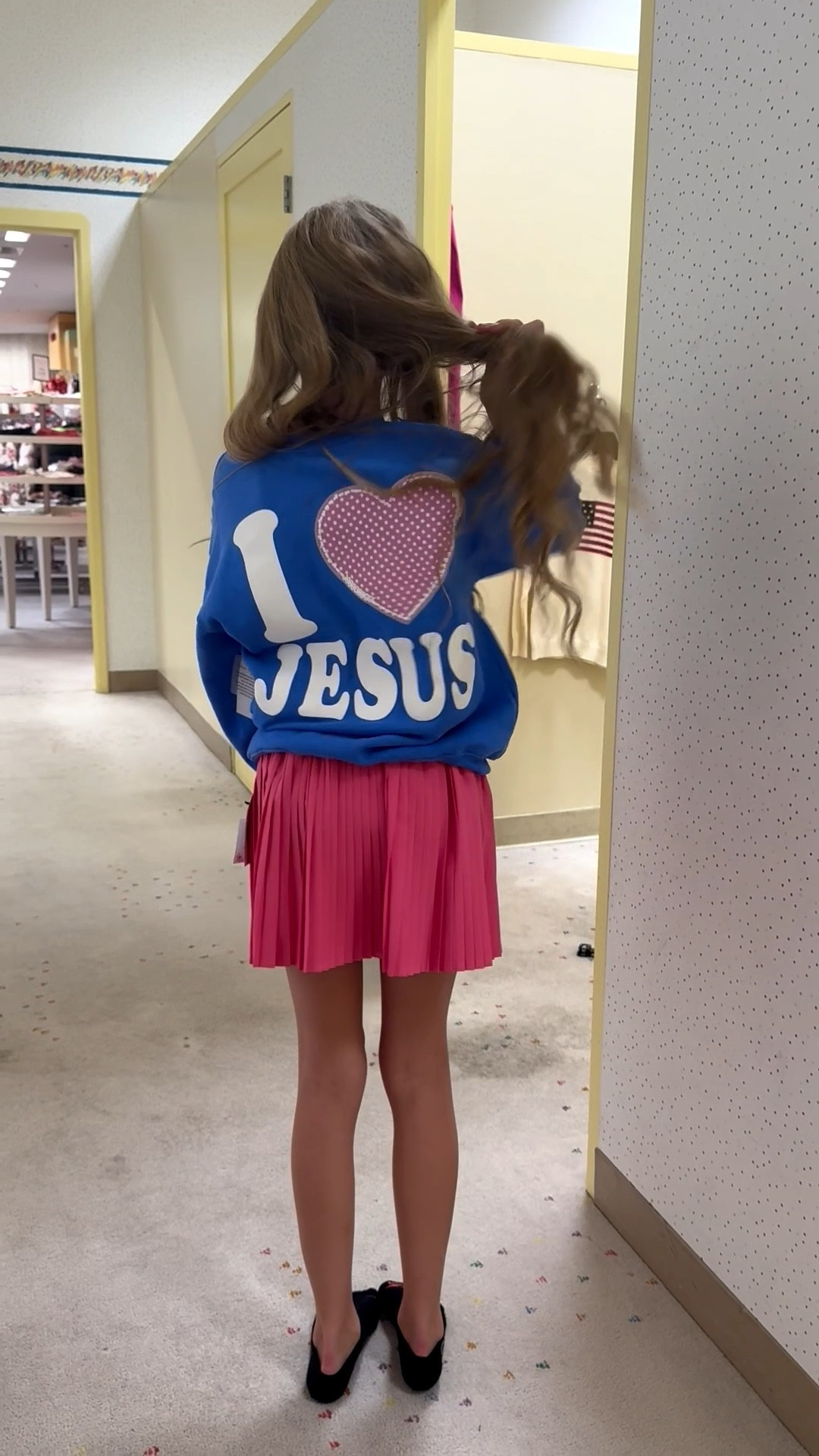 Tween Fashion🎀🤍🎀

My daughter is 12 and is wearing a size large. 

Tween Fashion// I love Jesus Sweatshirt// Tween girl fashion // Tween Gift guide // Dillards 

#LTKKids #LTKFindsUnder50 #LTKGiftGuide