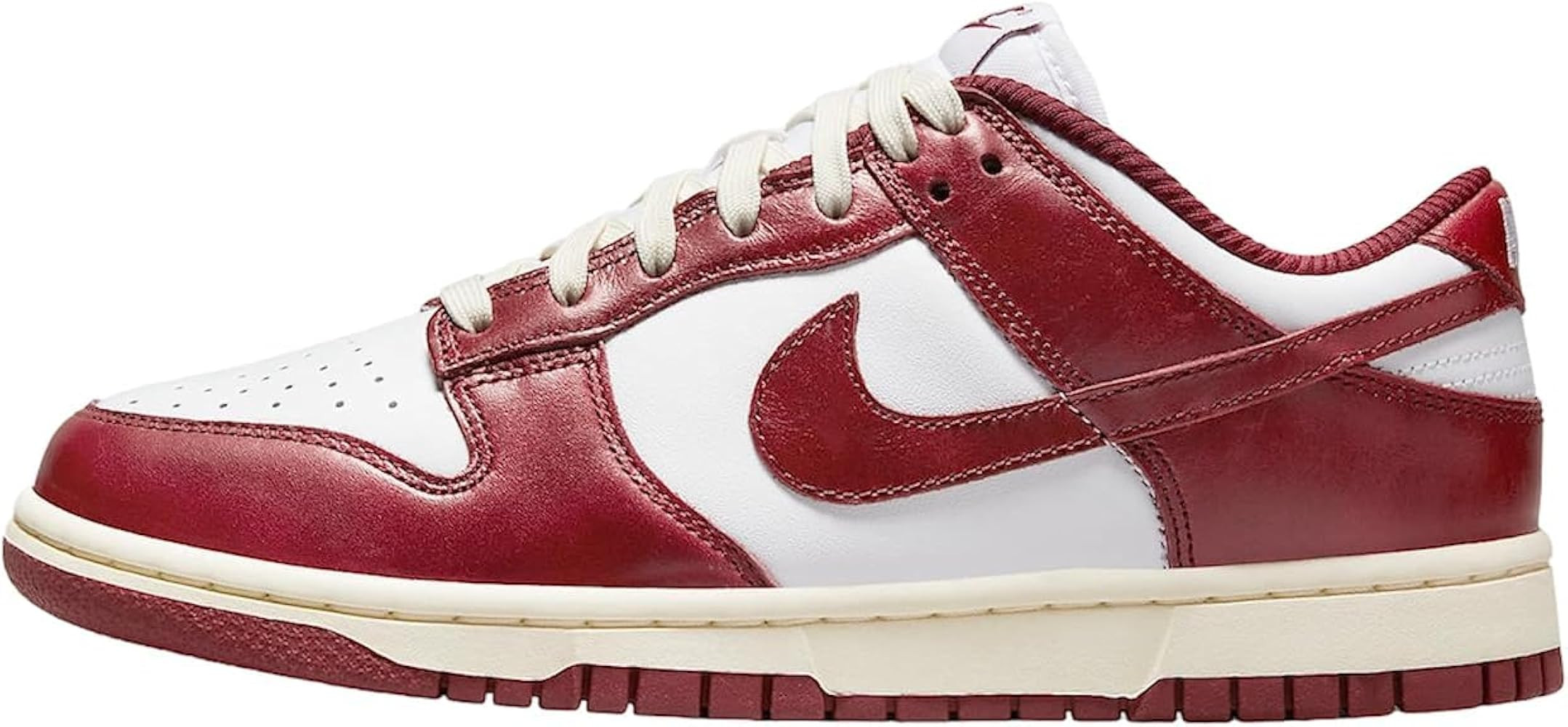 Nike Women Dunk Low Sneakers | Amazon (US)