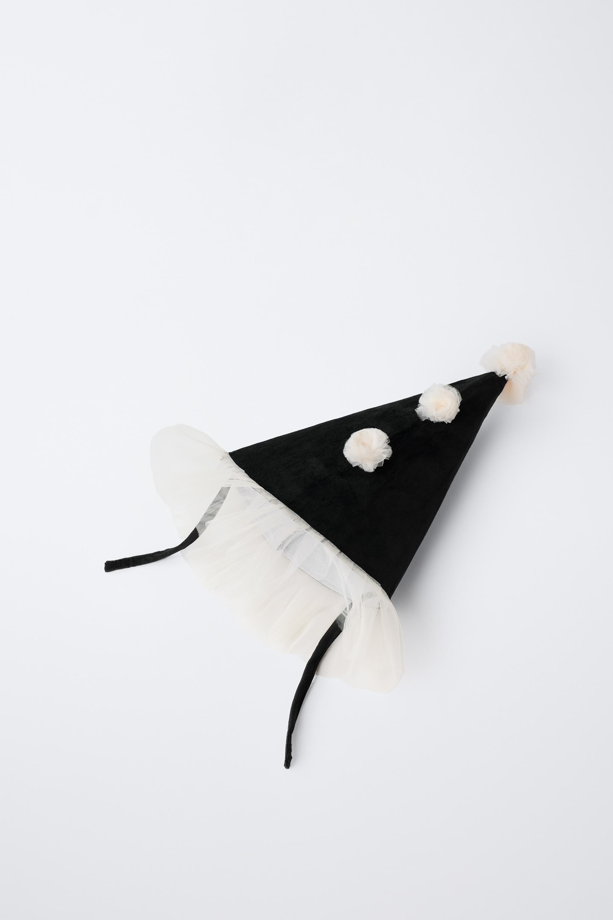 NEWHARLEQUIN CLOWN COSTUME HAT$ 22.90Black | 0653/786/800Add to cartAddPeaked hat with tulle appl... | Zara US