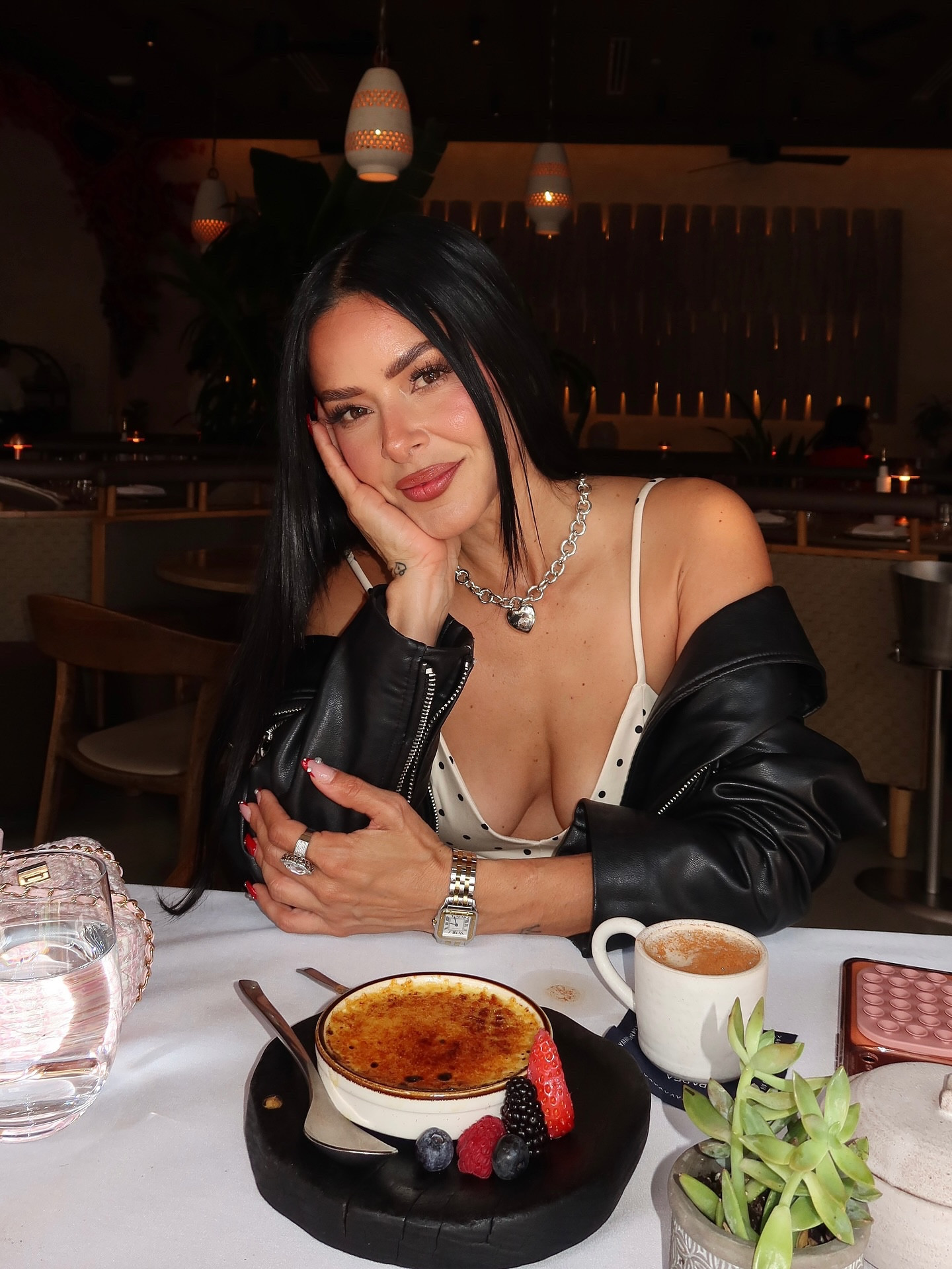 On weekends we brunch ✨

#sundaybrunch #brunchoutfit #outfitinspo #mediterranean #brunch