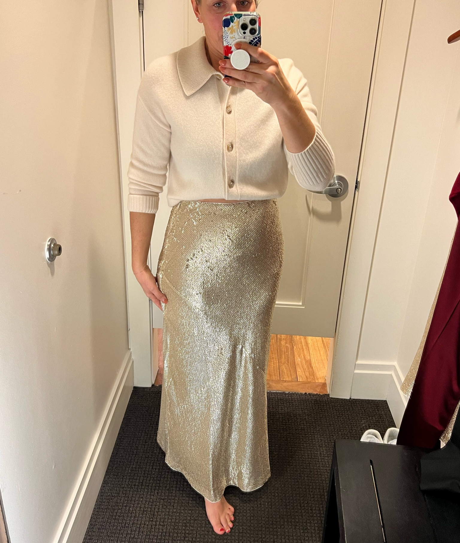 Sequin skirt from Banana Republic

Holiday style with a gold sequin skirt. 

Cashmere cream cardigan

#bananarepublic #sequin #sparkle #holidayoutfit #christmasparty #party #cocktailparty 


#LTKparties #LTKHoliday #LTKover40