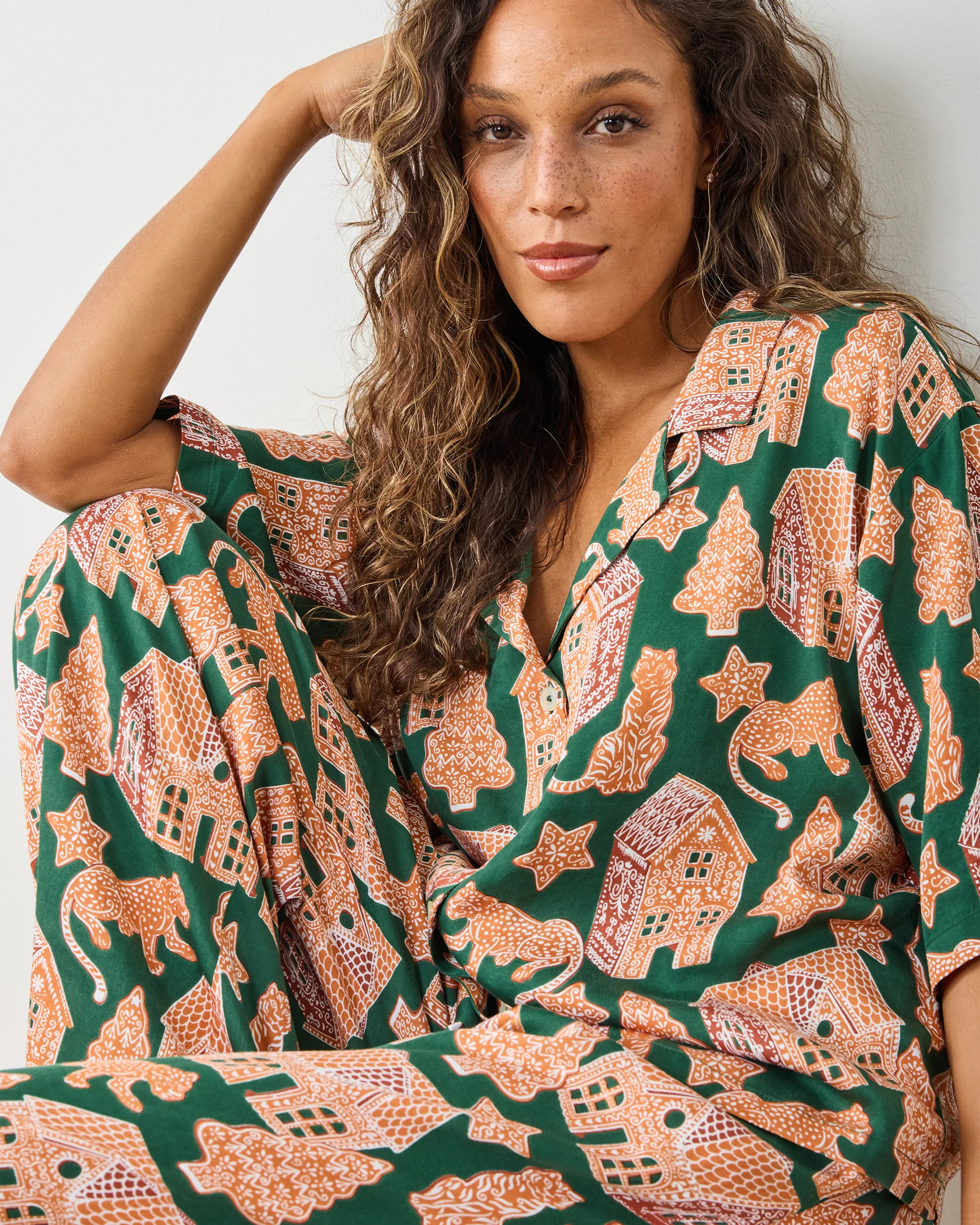 Gingerbread Party - Eco Satin Wildest Dreams Set - Hunter Green | Printfresh