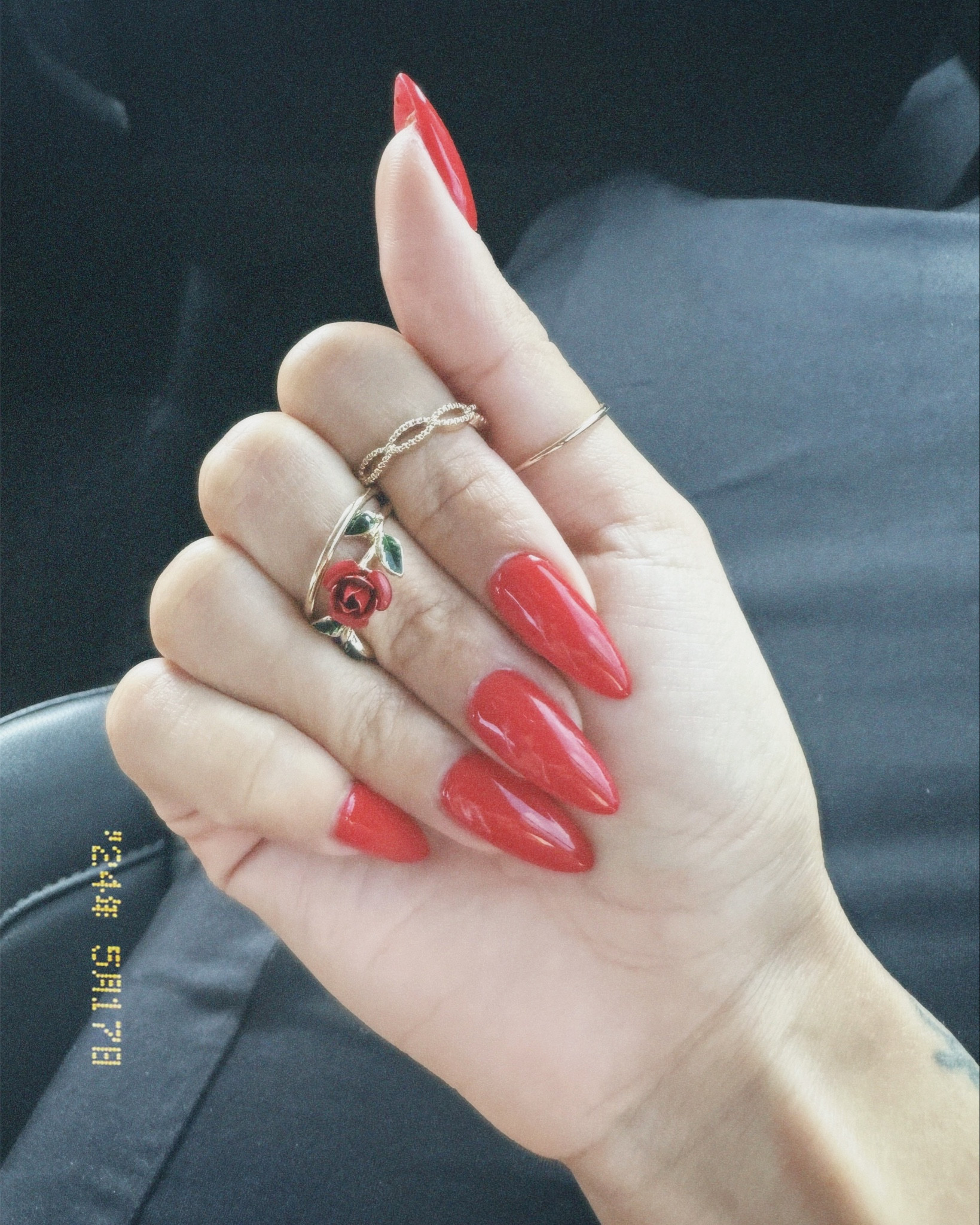 the exact nail polish color is 121! 🥰💋😙🌹🍒

#LTKBeauty #LTKFindsUnder50 #LTKVideo