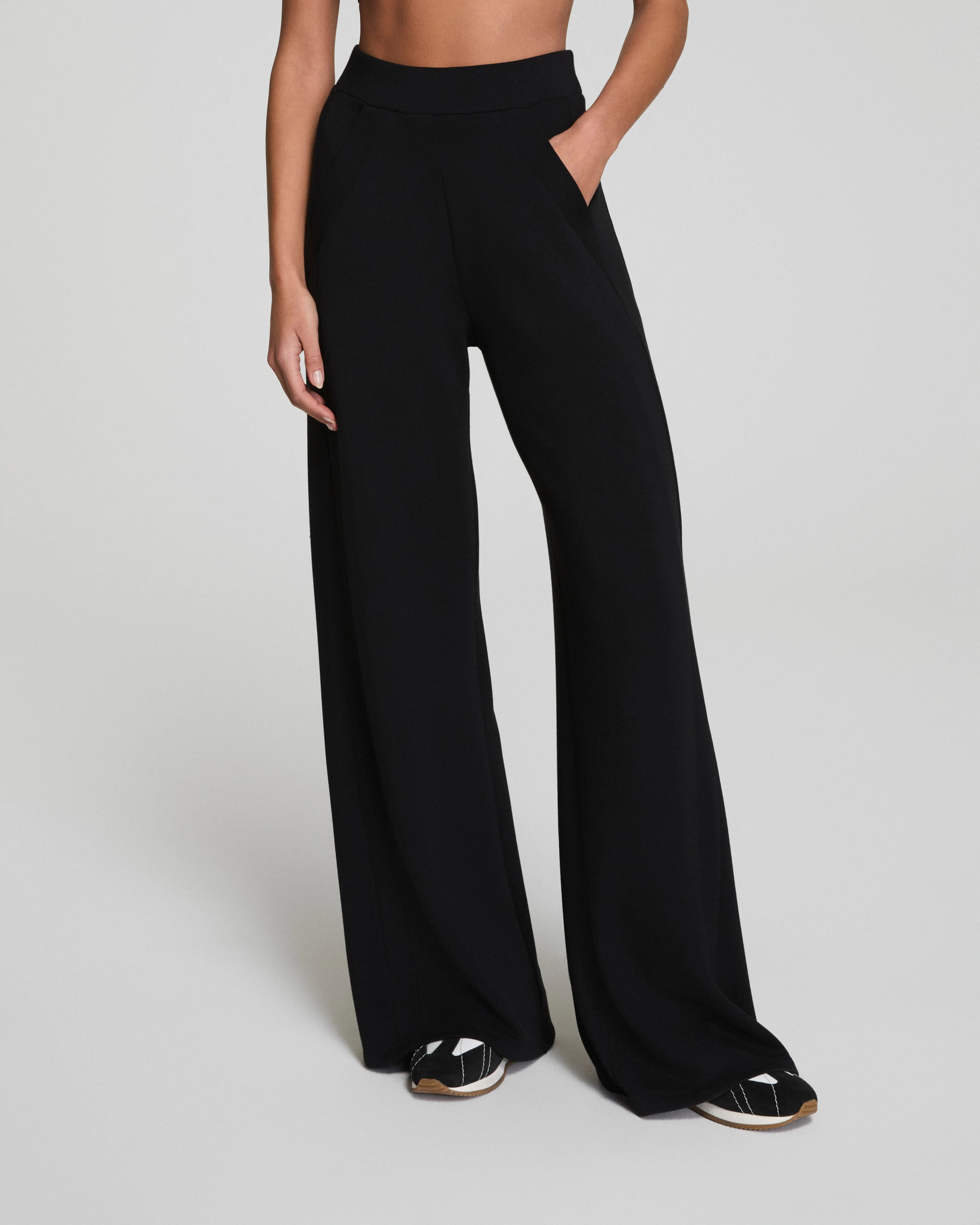 SPANX® AirEssentials Wide Leg Track Pant | Spanx Canada