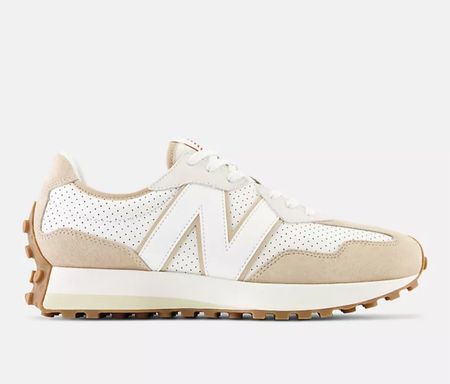 If you are looking for a good neutral sneaker for fall and winter-  size down 1/2 size 

New balance sneakers 
Sneakers 
Women sneakers 
New balance 
Neural sneakers 
Fall sneakers 
Fall shoes 


#LTKshoecrush #LTKfindsunder100 #LTKSeasonal
