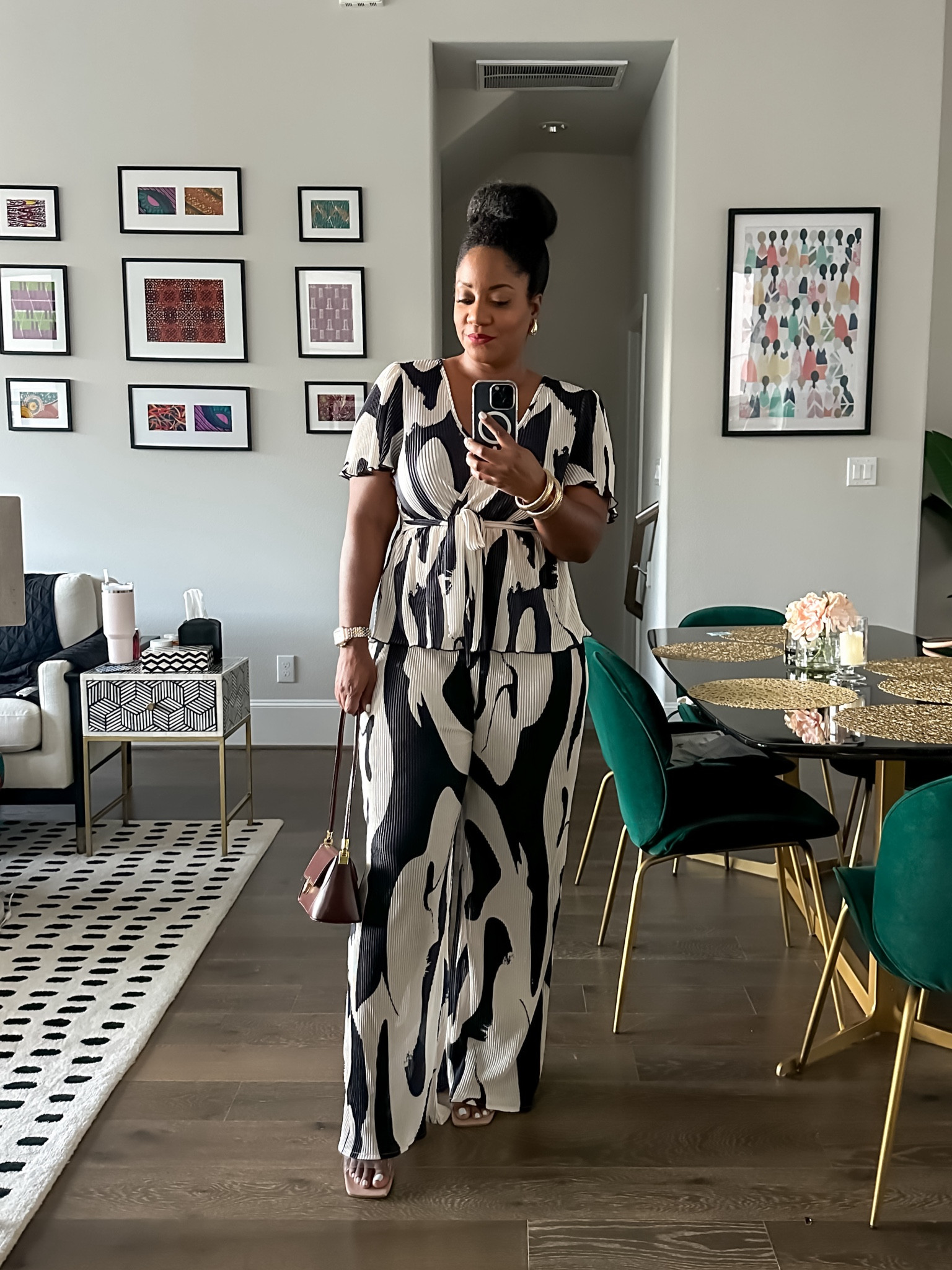 Love this set! 🖤🤍 I bought another top to wear alternatively when I don’t feel like wearing the crop top from the original set! The original set is from @amazon (wearing a L), and I got the top from @shein (wearing an XL(12) but I linked similar tops from Amazon.

Note: I’m a size 12, which is a L typically on Amazon but an XL on SHEIN.

Two piece set // 2 piece set // fall set // fall outfit // black and white outfit // midsize fashion // outfit ideas // dinner outfit

#LTKFindsUnder50 #LTKMidsize #LTKSeasonal