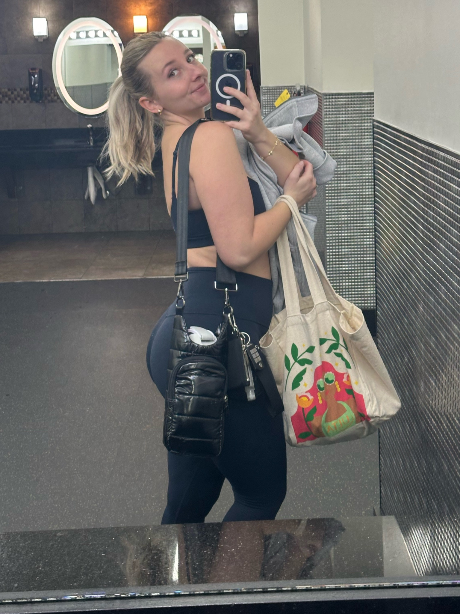 Water bottle bag 🖤

#LTKGiftGuide #LTKActive #LTKTravel