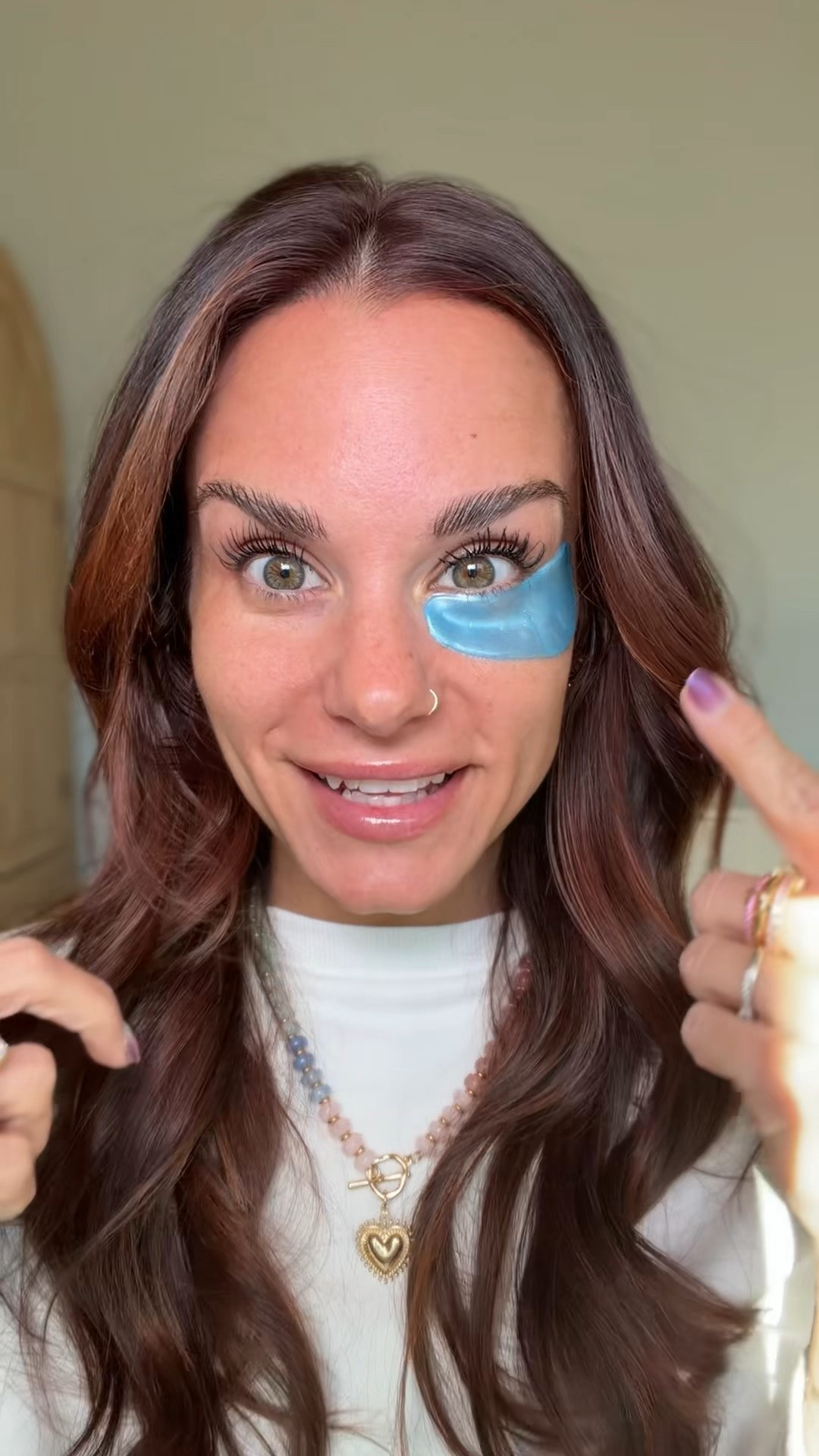 Blue = calm, and your under-eyes can feel it 💙✨ These illuminating blue eye masks cool, hydrate, and help take down puffiness while softening the look of dark circles. Keep them in the fridge for next-level relief. Bye-bye tired eyes 👋

💬 Comment “eyes” and I’ll DM you the link

#TayBeckerBeauty #TayBecker
#graceandstella #blueeyemasks #undereyecare #charlestonbeauty #momstylevibes #reellife #skincarefinds

#LTKValentine #LTKgrwm #LTKNYFW