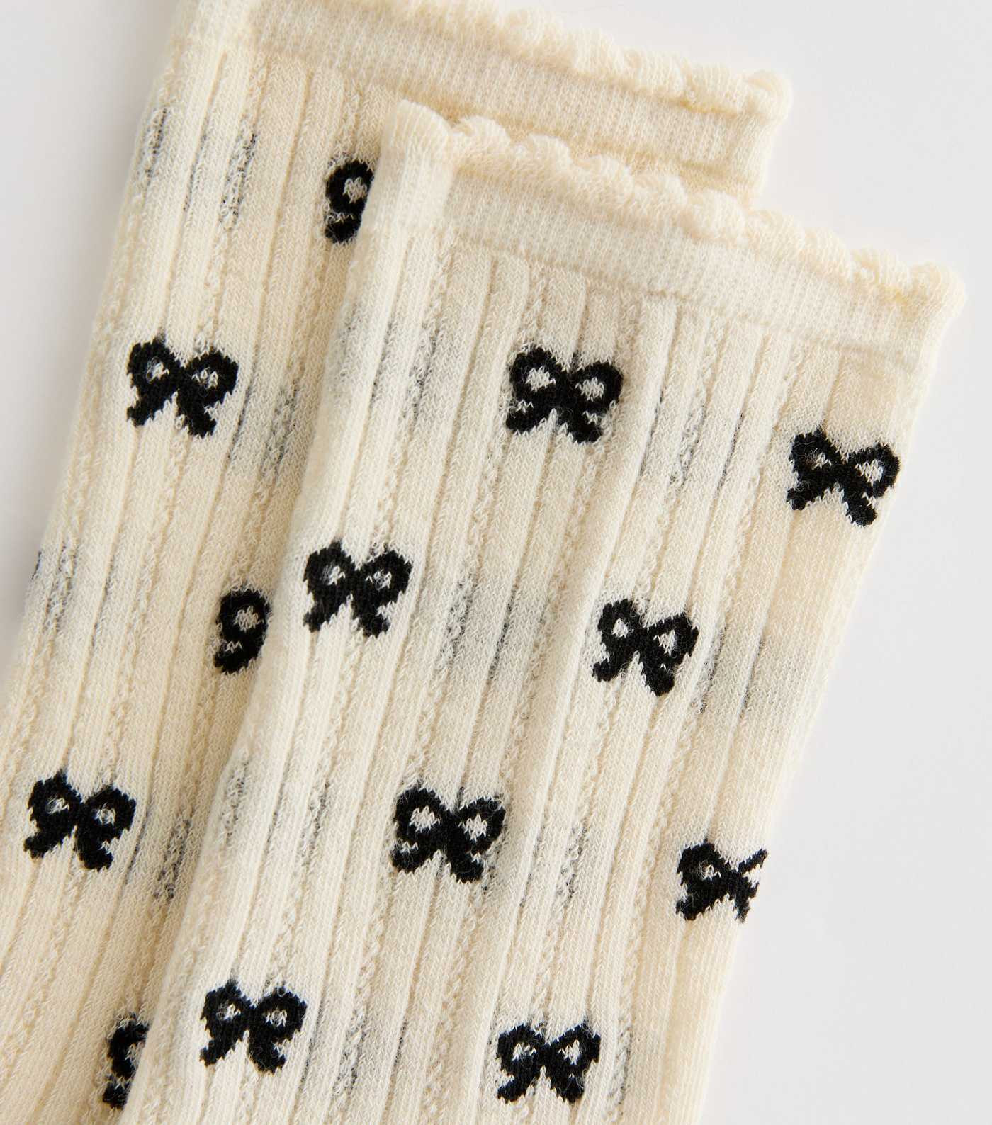 Off White Bow Pattern Cotton Blend Socks
						
						Add to Saved Items
						Remove from Saved ... | New Look (UK)