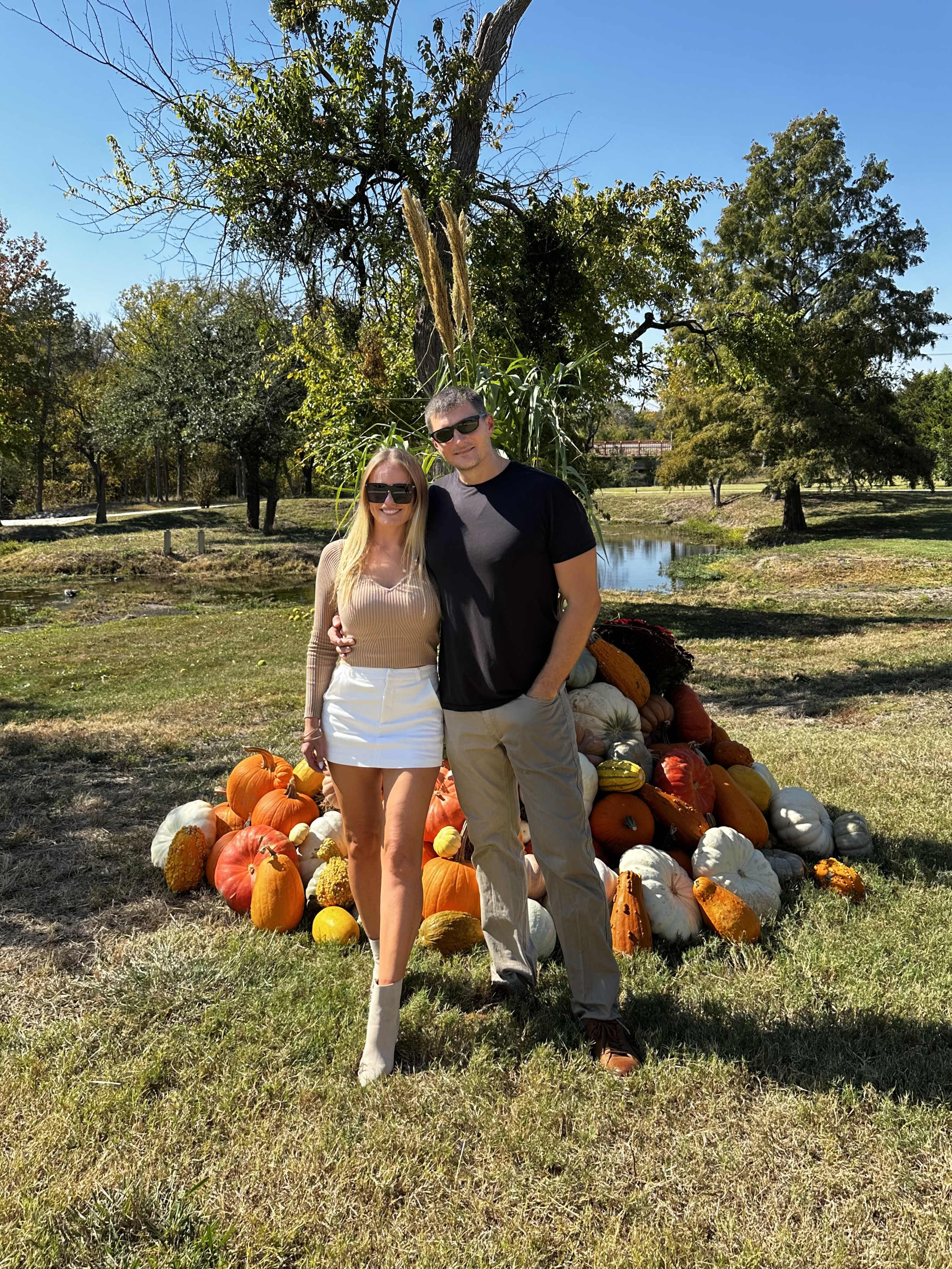 Fall outfits 
Pumpkin patch outfit 
Self tanner that I use and love