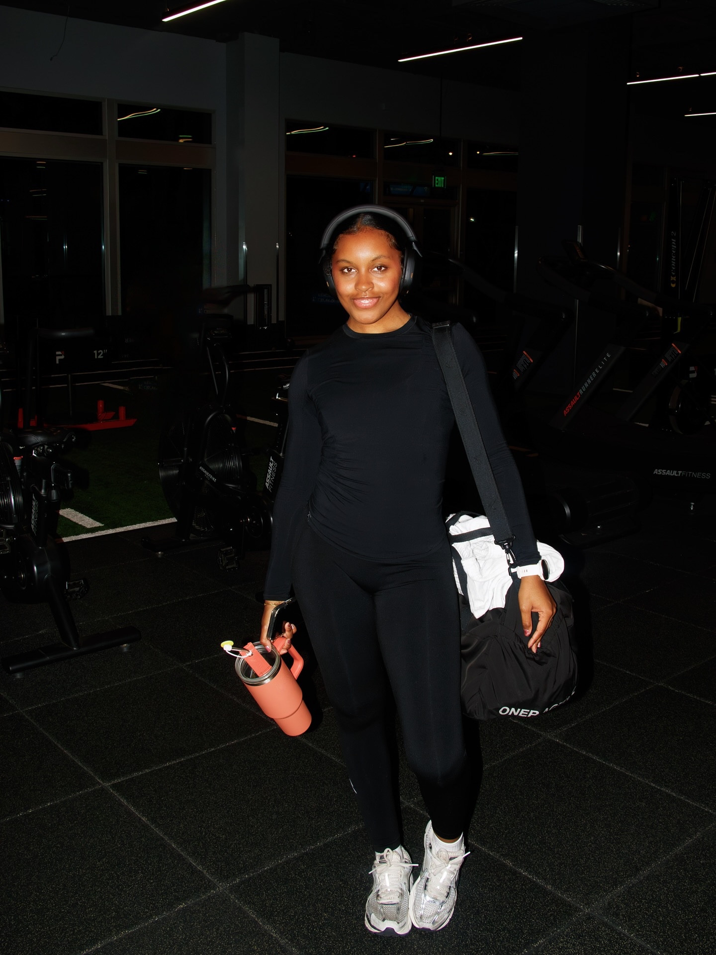 Nothing can compare to a all black gym fit 🎀🤭

@oneractive ✨
