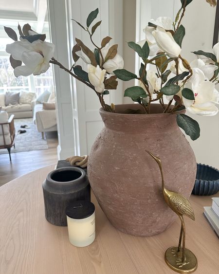 I absolutely love our new entryway table! These vases are stunning, and these magnolia stems are beautiful year round! 

Entryway, console table, magnolia stems, vase, home decor, floral stems, spring

#LTKFind #LTKhome #LTKstyletip