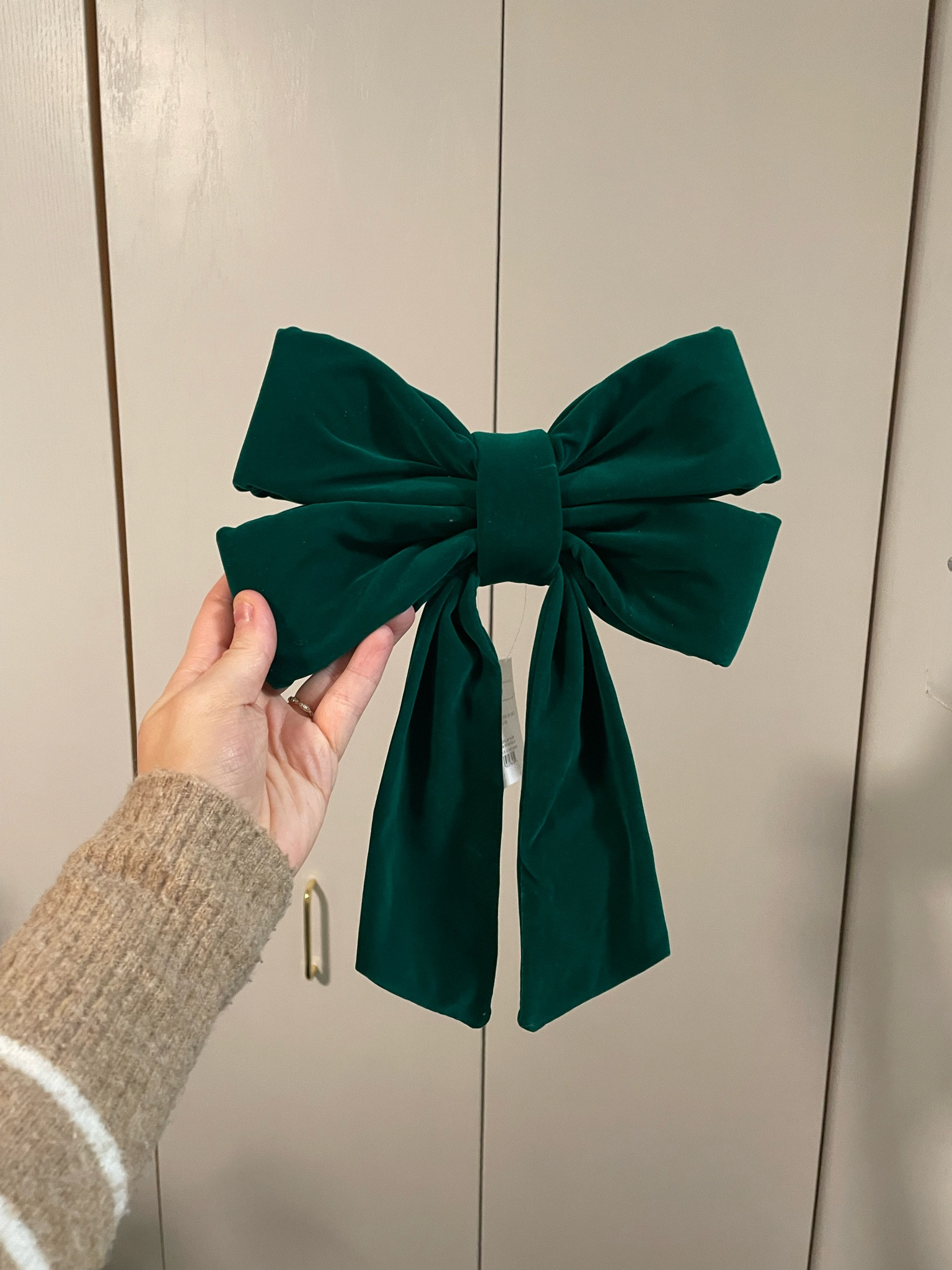 Got these cute bows to put over pictures! 

Christmas decor, home decor, velvet, velvet bow, green velvet, velvet decor, Christmas bow, 

#LTKSeasonal #LTKHoliday #LTKHome
