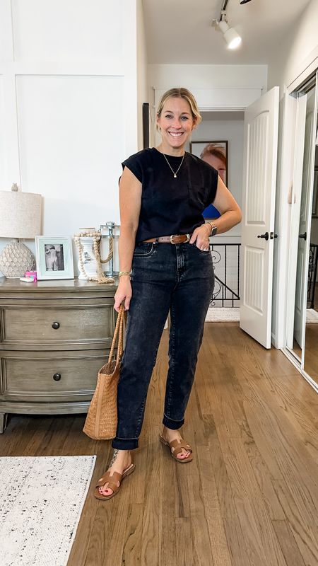 Some outfits I put together with my @buffalojeans basics. I’m in my true size 29 in the jeans and small tops except for the tanks; those are a M. STATS: 5’3 | 145 lbs  

#LTKStyleTip #LTKSaleAlert #LTKMidsize