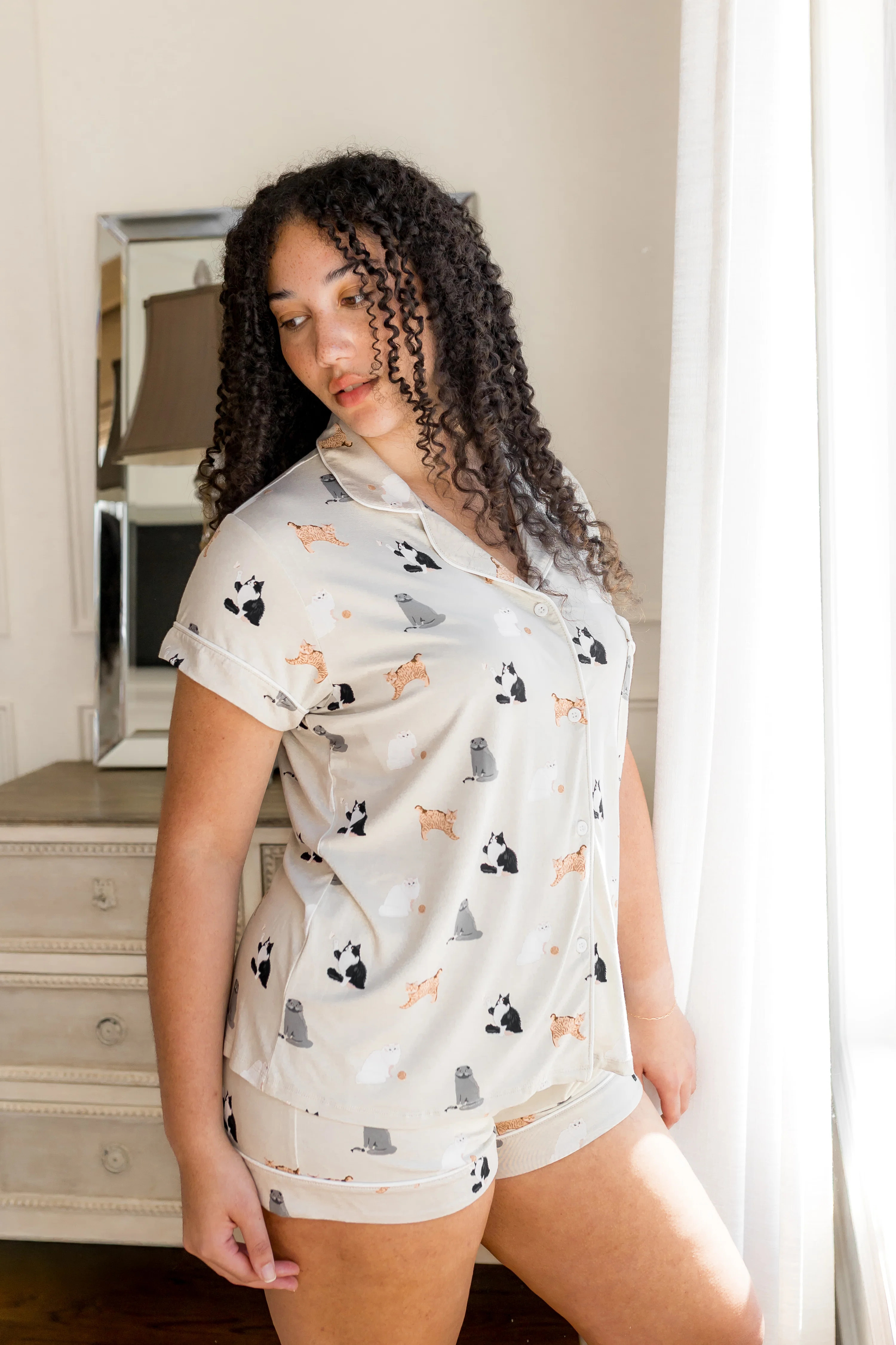 Women's Short Sleeve Pajama Set in Fluffy Cat | Kyte Living