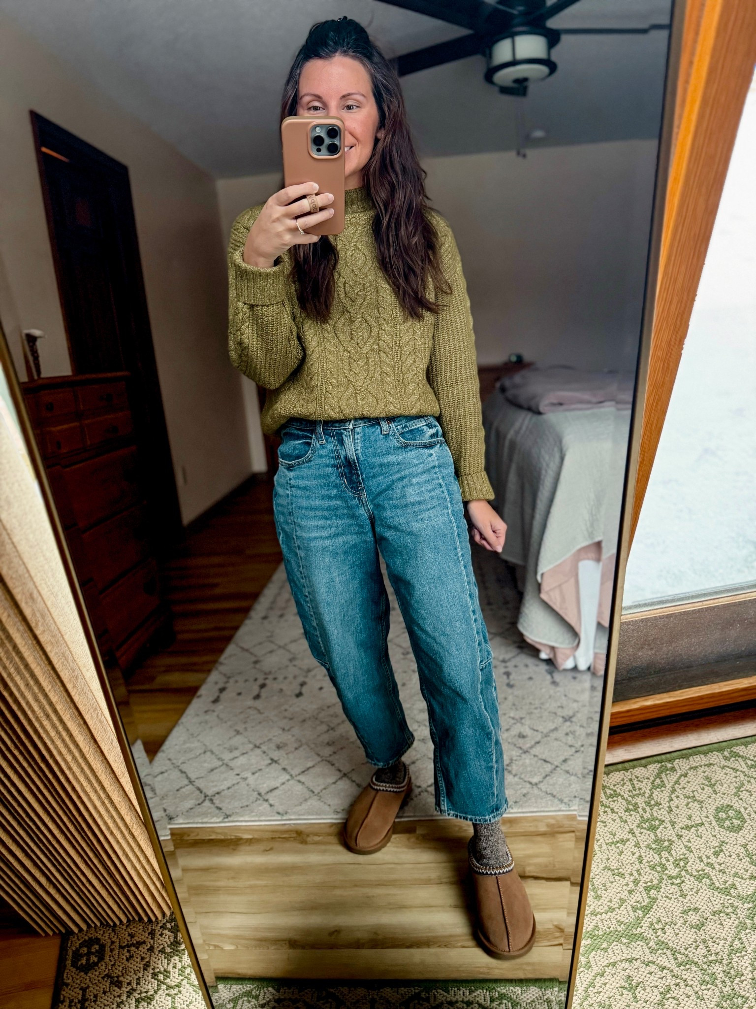 Wearing xs in my sweater, 0 petite in my barrel jeans and 6 in my ugg tasmans (also linked my Bearpaw slipper clogs that I love!)




#LTKootd #LTKSeasonal #LTKPetite