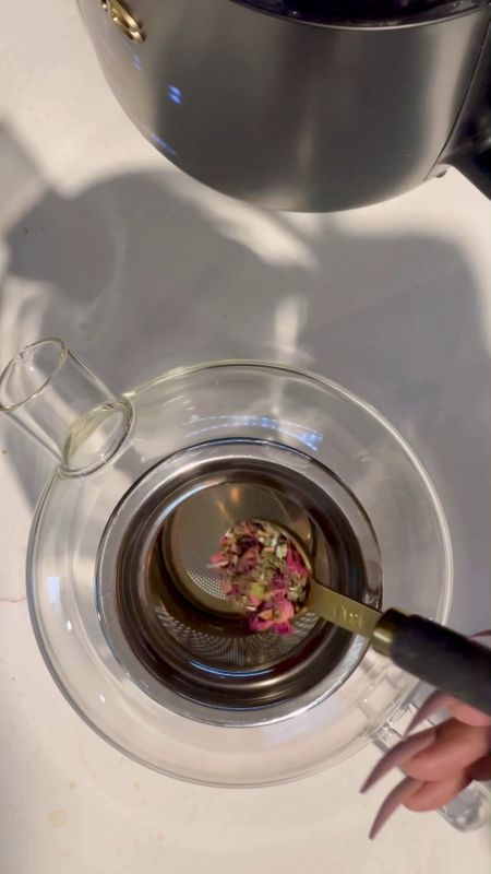 Morning Tea 🫖 Rose, Motherwort, Hawthorne Leaf & Flower, Strawberry, Rose Water

#LTKFind #LTKhome