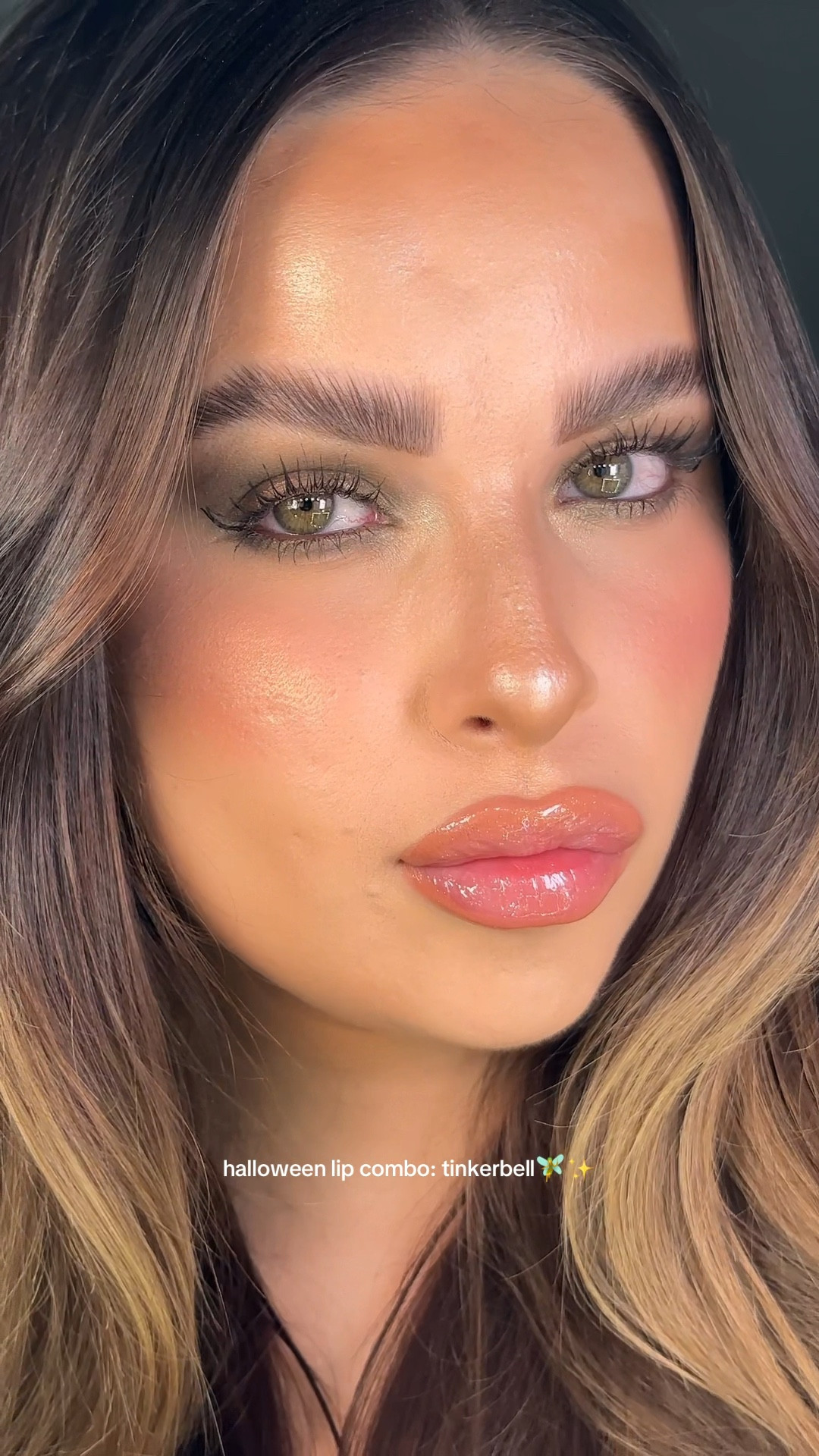 starting a halloween lip combo series🧚✨ what do you want to see next? products: @Lancôme lip liner in throwing beige + @Too Faced kissing jelly gloss in pina colada #lipcombo #lipcombotutorial #halloweenmakeup #tinkerbell #tinkerbellmakeup 