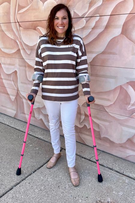 Love this outfit!


Old Navy, white jeans, AYR, striped top, stripes, ballet flats, mesh flats, preppy, preppy style, classic, functional fashion, adaptive clothing

#LTKstyletip #LTKshoecrush #LTKfindsunder50