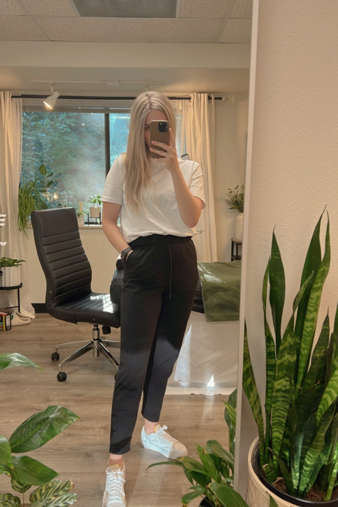 Chill work fit 
Top is from Zara CAMISETA PREMIUM ALGODÓN

#LTKworkwear #LTKunder100 #LTKstyletip