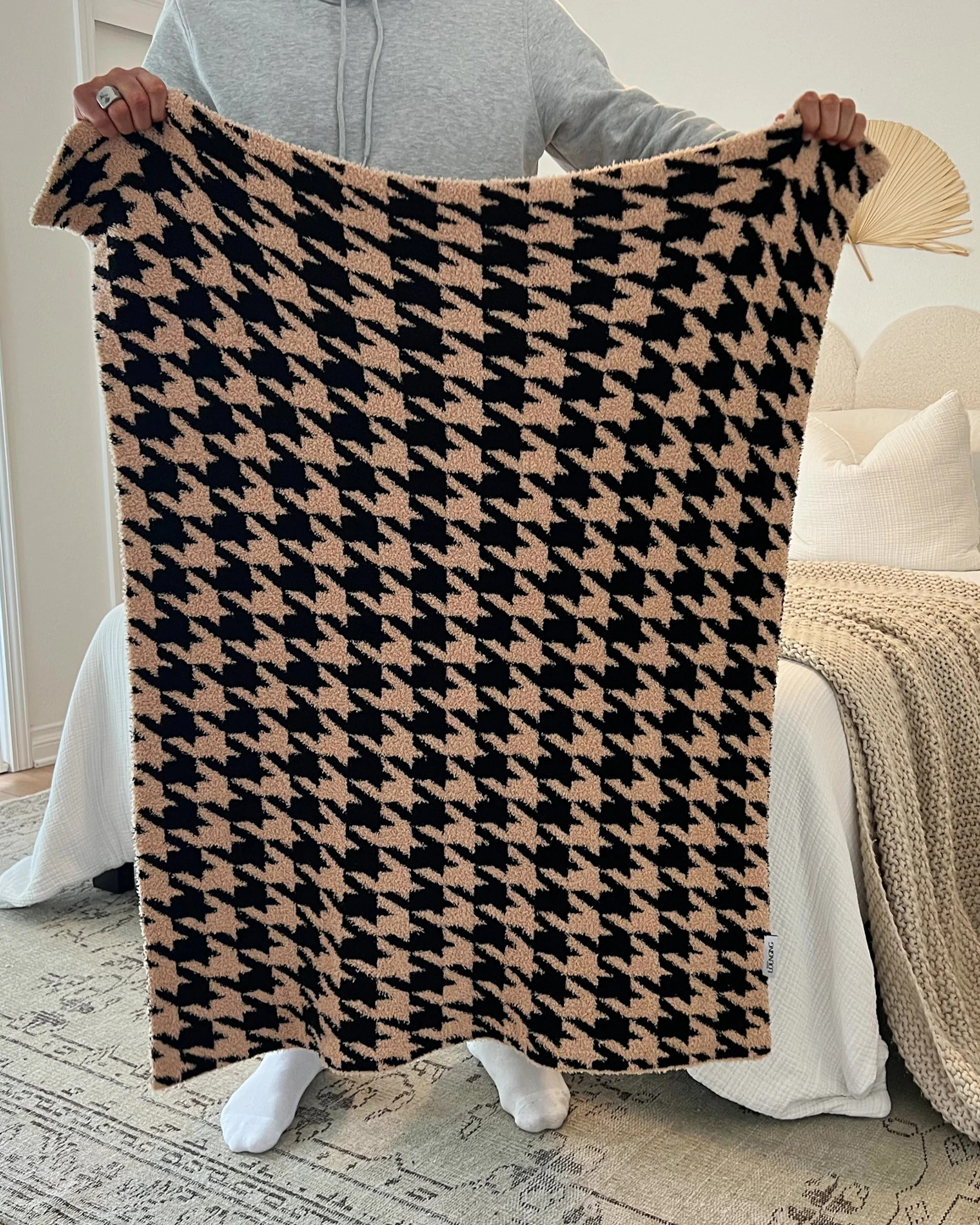 BABY HOUNDSTOOTH BLANKET | The Act Of Lounging