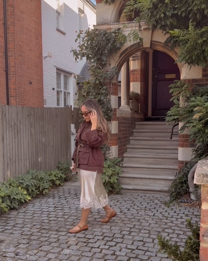 Practical & romantic autumn style for design meetings in London… when the mid-season barn jacket meets the silk skirt — the supporting act award goes to the tonal accessories of course. Happy Friday everyone 🤎🤎🤎

#LTKautumn #LTKFashionMonth #LTKuk