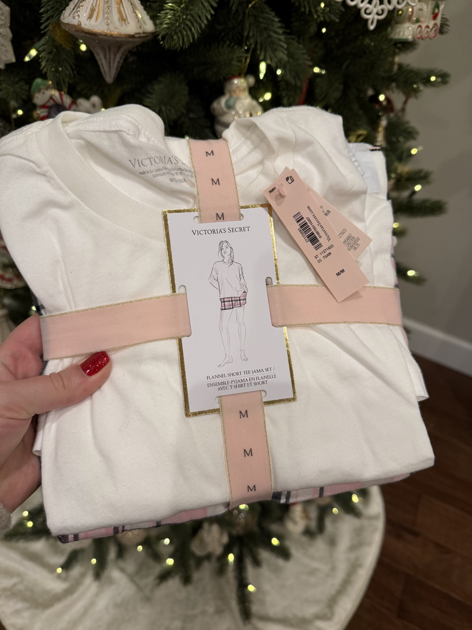 I got new pajamas for Christmas and I couldn’t be happier! 

I absolutely love Victoria’s Secret pj’s and had so many of this year’s prints on my wish list. This Flannel plaid print in Coconut White and Black Gold Lurex Stripe was at the top - it’s just so cute!

The bedazzled gemstone band logo is SO pretty in person! 

Currently on sale now (12/27/25) online and in stores - up to 60% off

I wear a size 10 for pants/jeans and I fit in size mediums for the pajama sets.

#LTKSeasonal #LTKHoliday #LTKMidsize