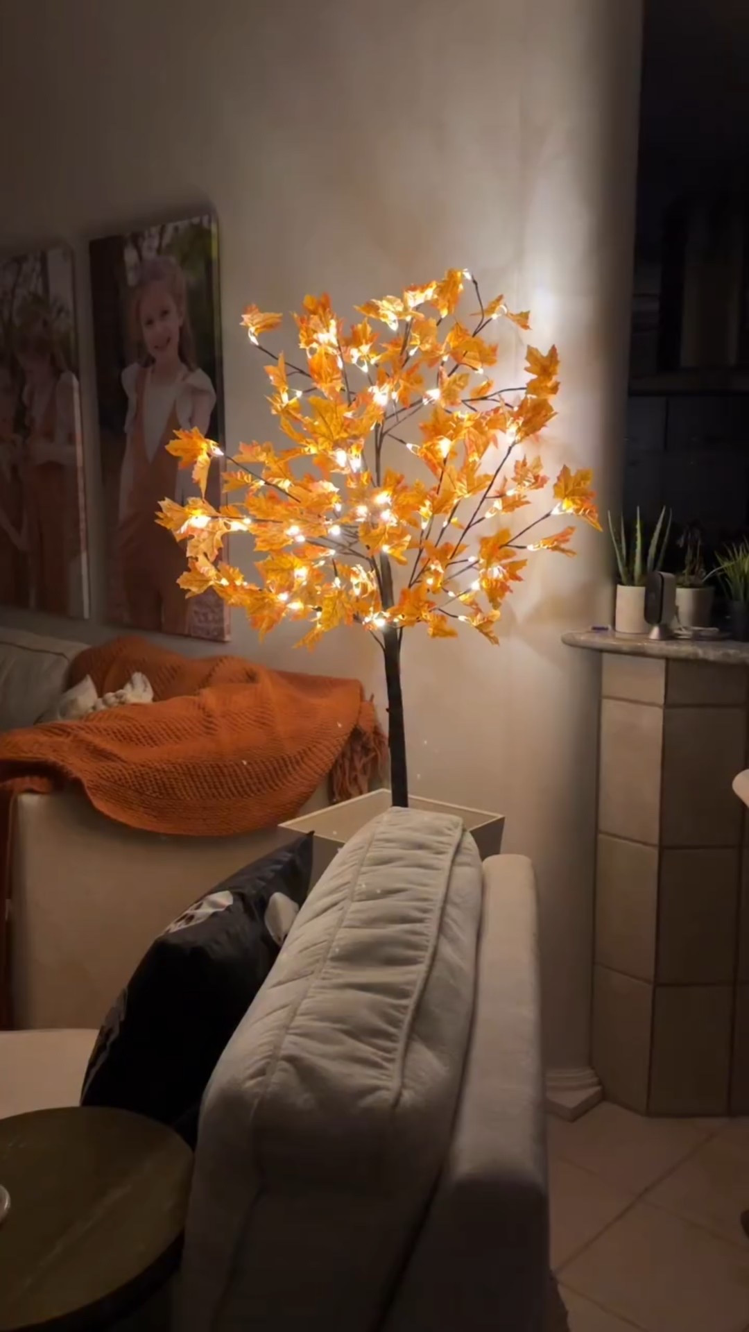 Adding a touch of autumn warmth—no raking required. 🍂☕ This Amazon autumn tree is the easiest way to cozy up your home.
.
#AmazonFinds #AmazonHome #AmazonMustHaves #AmazonDecor #AmazonDeals #AmazonHomeDecor #AmazonObsessed #FallDecor #AutumnVibes #CozyHome #HomeDecorInspo #SeasonalDecor #FallFavorites #HomeStyling #CozyCorners #HomeGoals