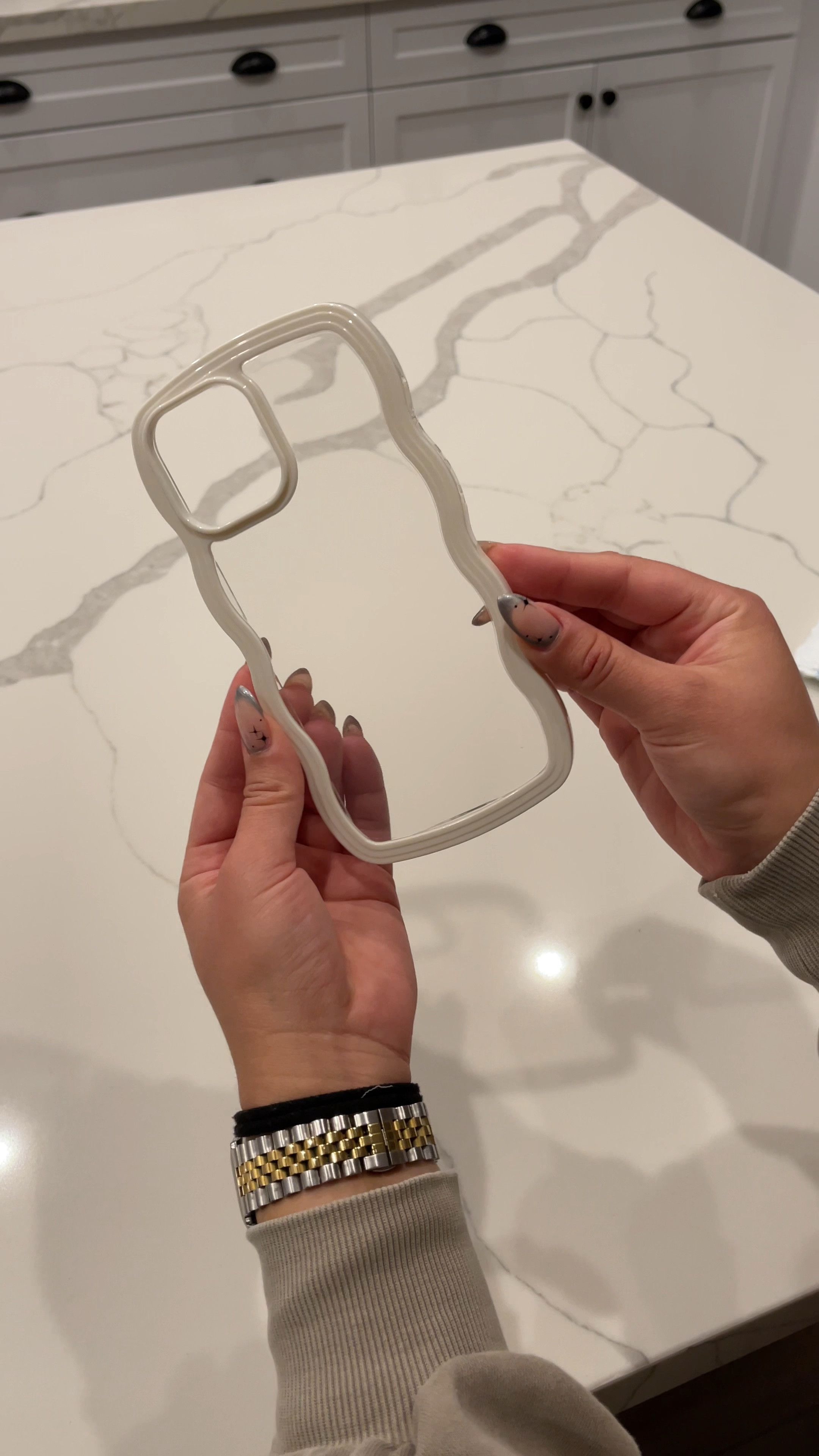 Cute wavy phone case 〰️

#LTKSeasonal #LTKunder50 #LTKFind