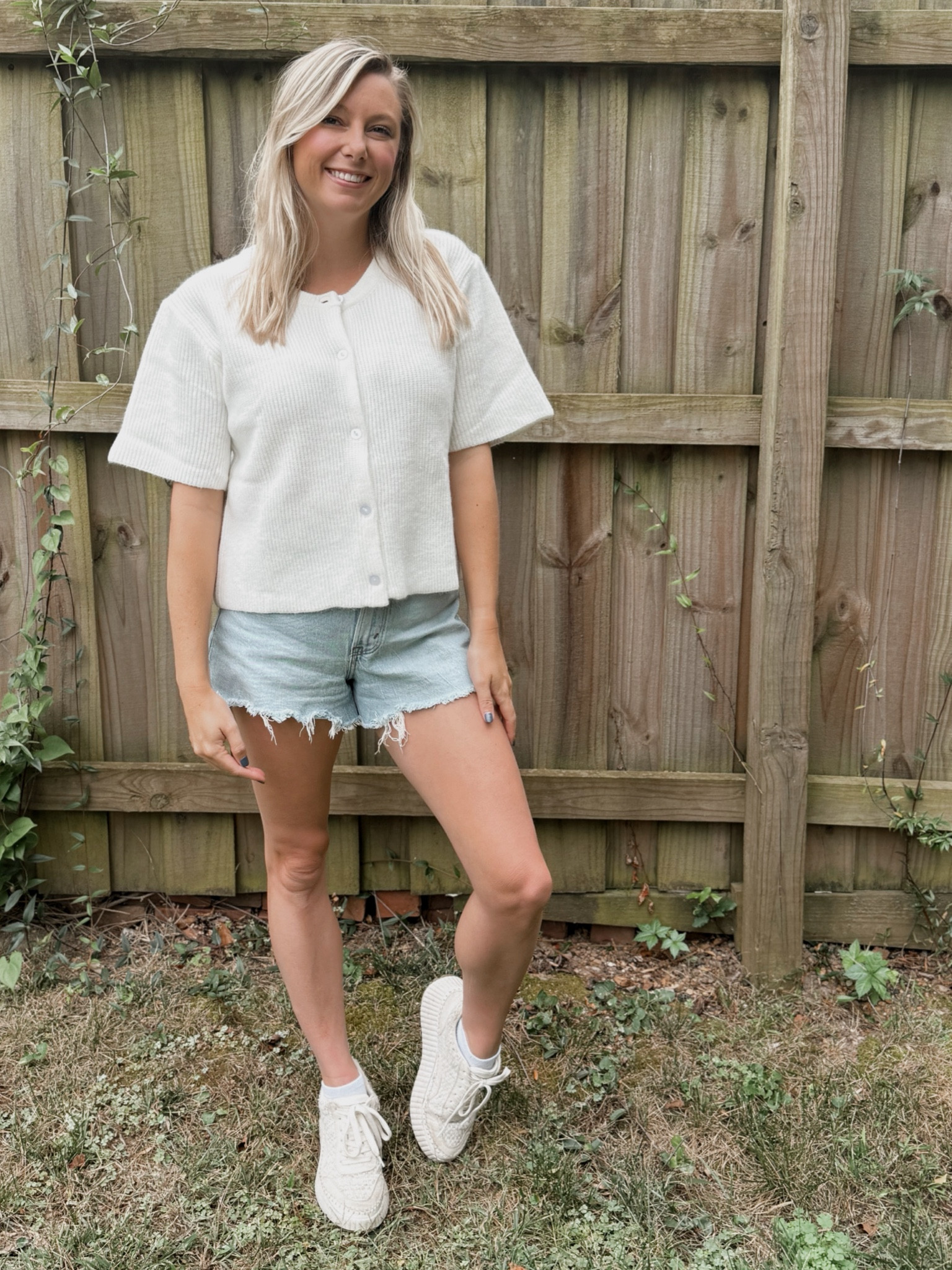 This Amazon sweater is perfect for an early fall outfit 

#LTKFindsUnder50 #LTKStyleTip #LTKSeasonal