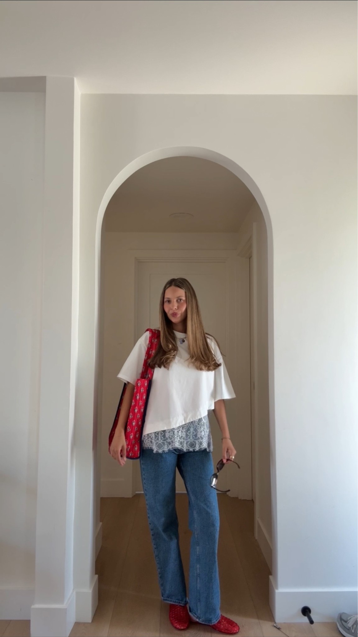 WHAT IM WEARING:
Top- Amazon find! So so cute 
Jeans- Abercrombie 
Flats- Amazon
Quilted bag- target 
Cutie necklace- bauble bar