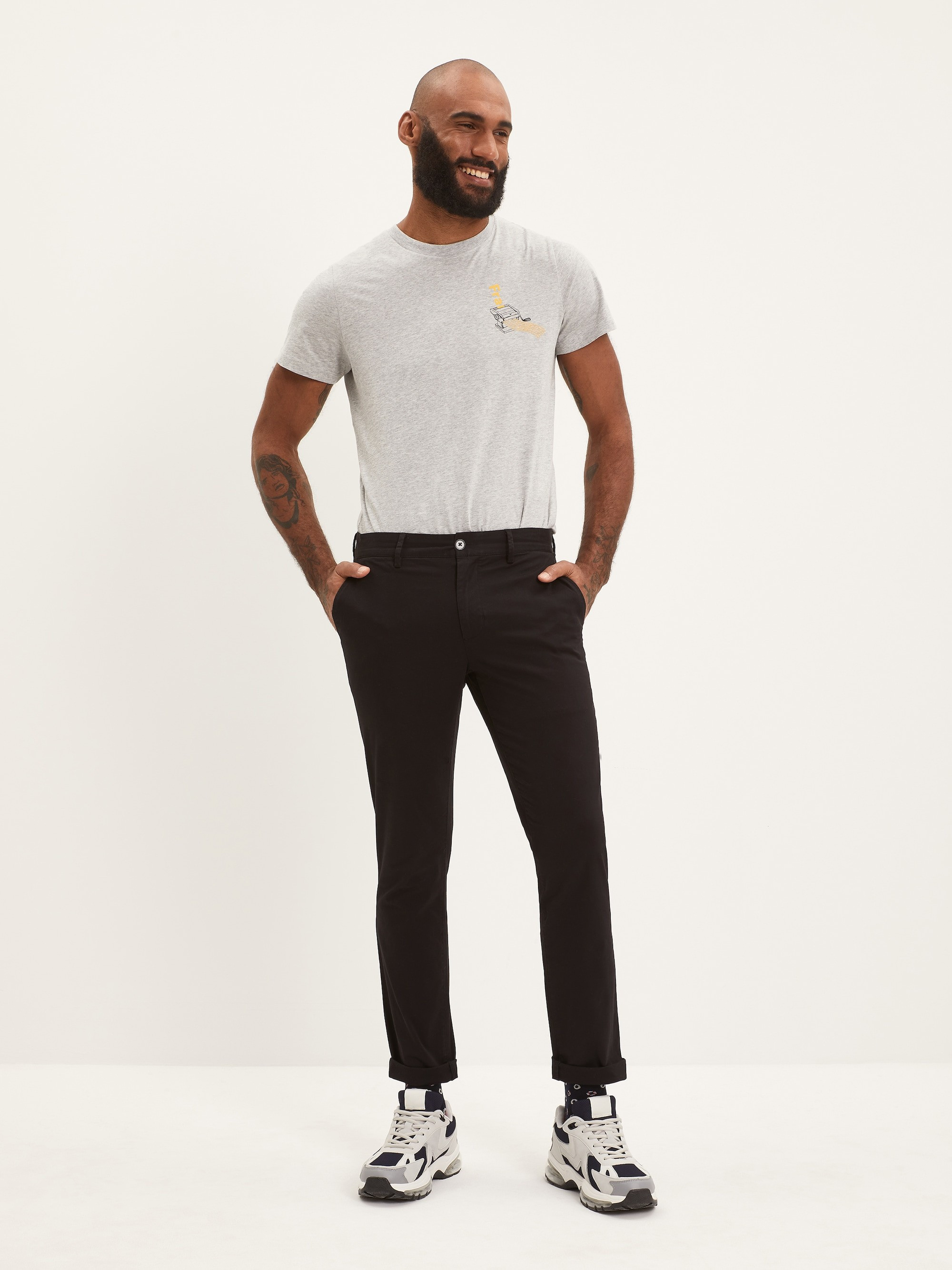 The Brunswick Slim Chino Pant in Black | Frank + Oak