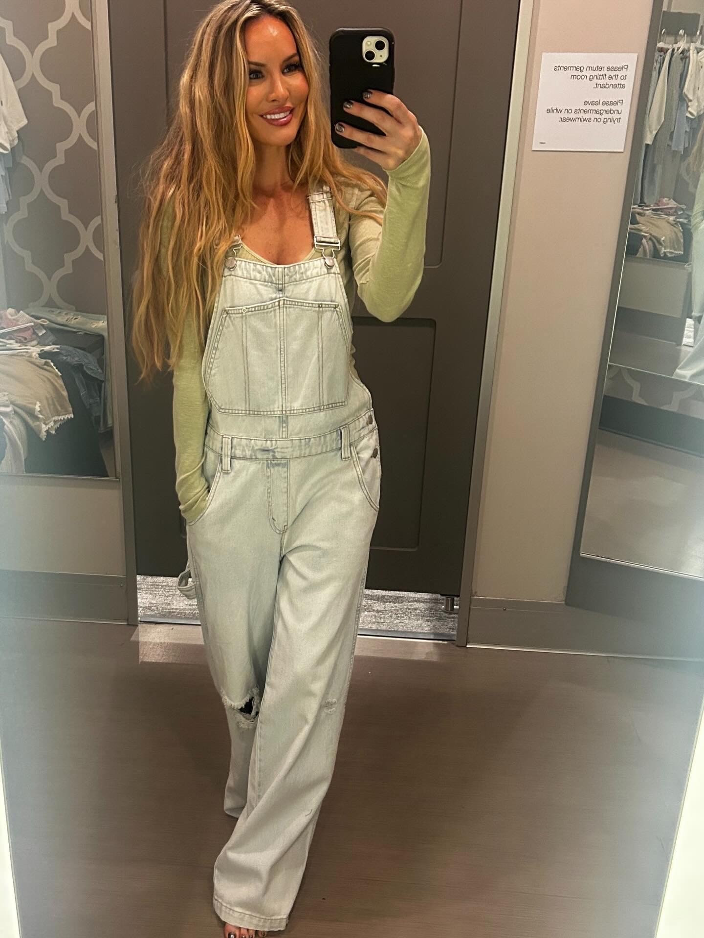 Everyone needs a good pair of denim overalls - it’s giving free people vibes 

#LTKootd #LTKmomlife #LTKPetite