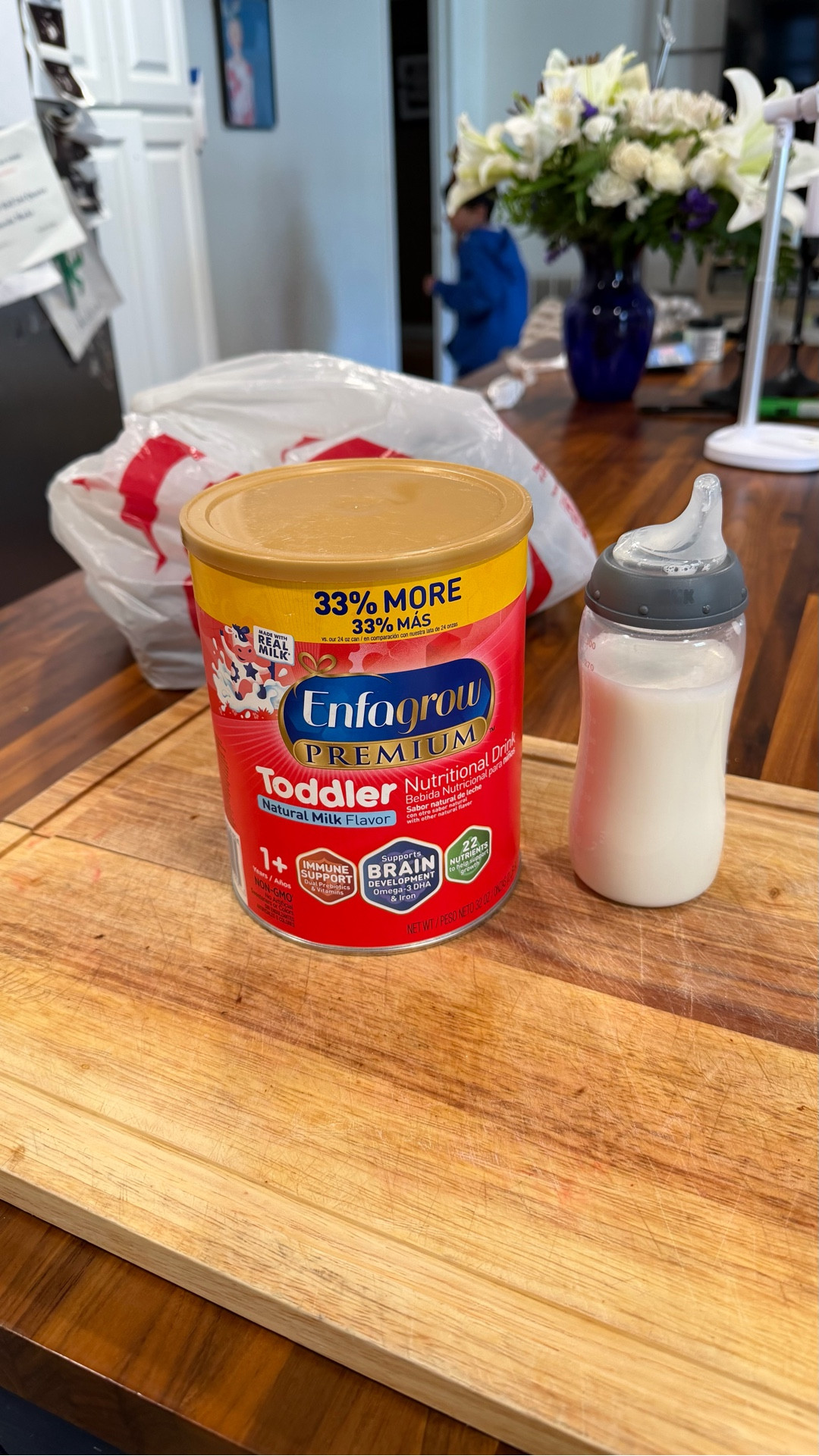 #ad Travel with toddlers is… a whole thing 😂So here are the 3 little things that make our days on the road so much smoother. We also always bring Enfagrow because it helps support mealtimes when we're on the go. Enfagrow is not a sole source of nutrition but a complement to a balanced diet Hope this helps another mama this week. 💛#target #targetpartner #enfamil #enfagrow @enfamil @shop.ltk #liketkit 
