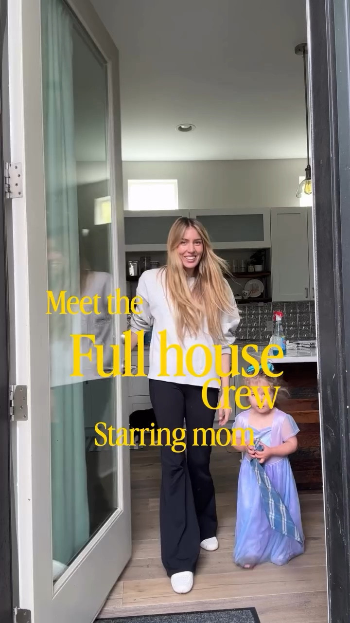 Honestly though I wouldn’t have it any other way😂 I never did this trend from a few years ago so here we are! Dad does plenty too and it’s all the stuff I wouldn’t want to do 😄

#fullhousememe #fullhousehumor #momhumor #girlmom #stayathomemom