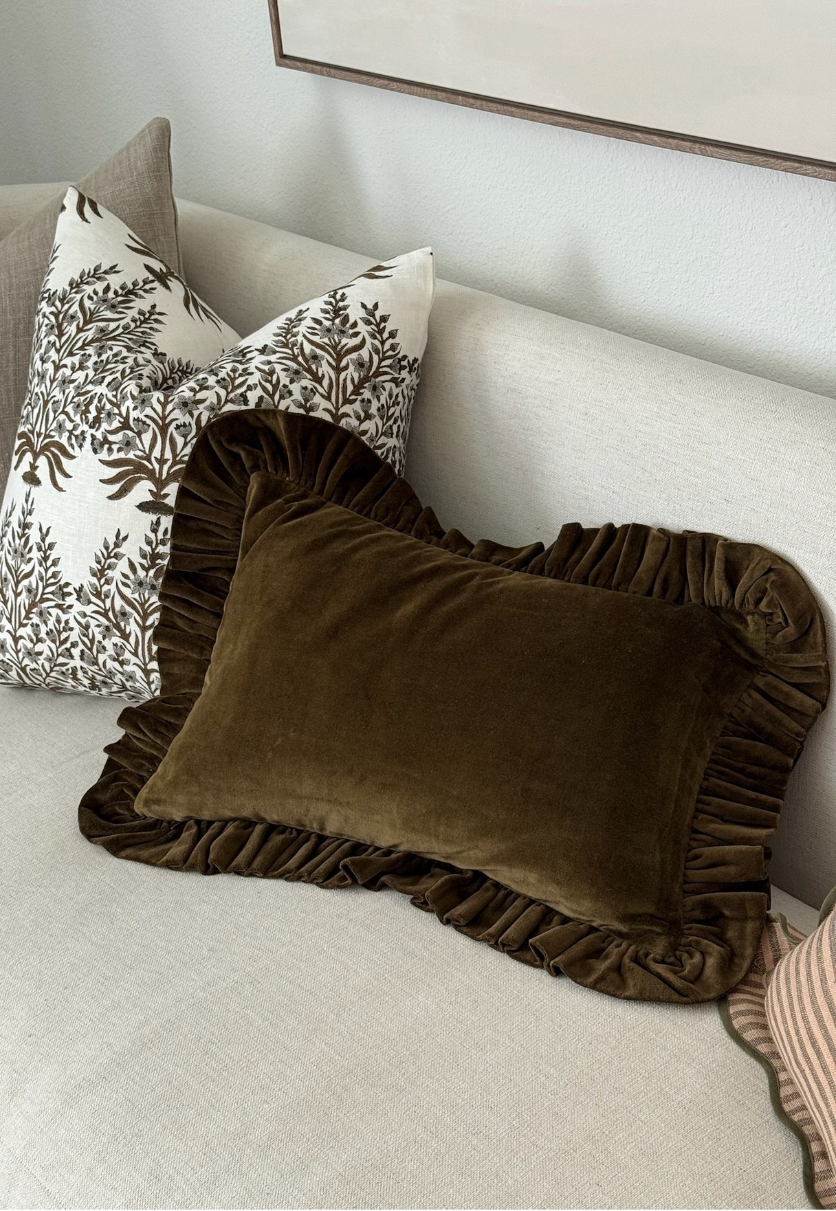 No better pillow than this ruffle velvet olive lumbar pillow.  Also available in 20x20.  So soooo good!

Living room decor, home decor, sofa pillows, lulu & Georgia, McGee & Co

#LTKSeasonal #LTKHoliday #LTKHome