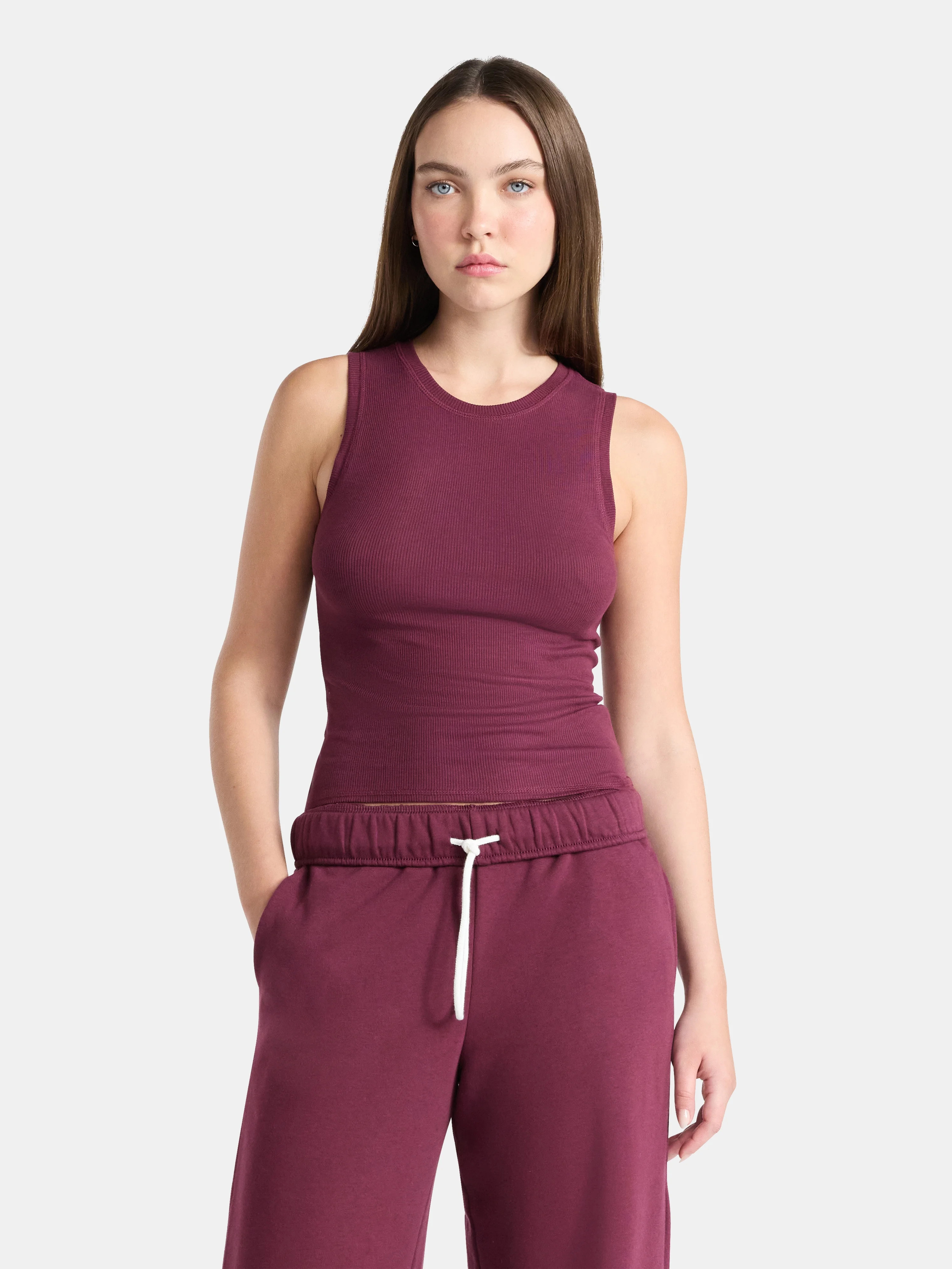 No Boundaries Fitted Crewneck Tank Top, Women’s | Walmart (US)