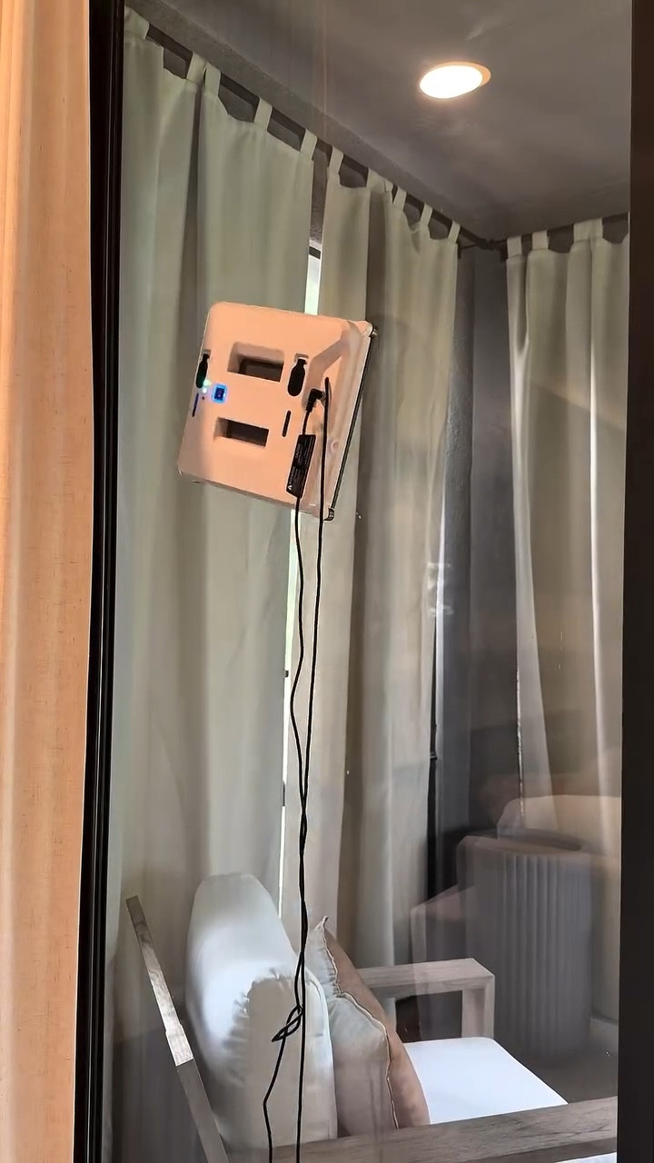 Comment WINDOW and I’ll send you the link ✨

Okay… this might be the BEST window cleaner I’ve ever used ✨🪟

No ladders, no heavy scrubbing, and the best part? It only uses WATER 😭👏
And if you have a toddler like me who leaves fingerprints on every window and glass door… you NEED this 😂

It’s automatic and remote controlled, 🤍

#windowcleaner #cleaningtiktok #homegadgets #cleaninghacks #amazonfinds cleanhome windowcleaning momlife toddlermom smarthome tiktokshopfinds