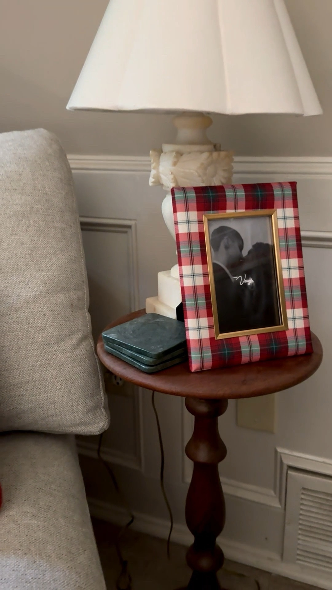 Bringing a little christmas cheer to every single corner🥹

#LTKHome #LTKSeasonal #LTKHoliday