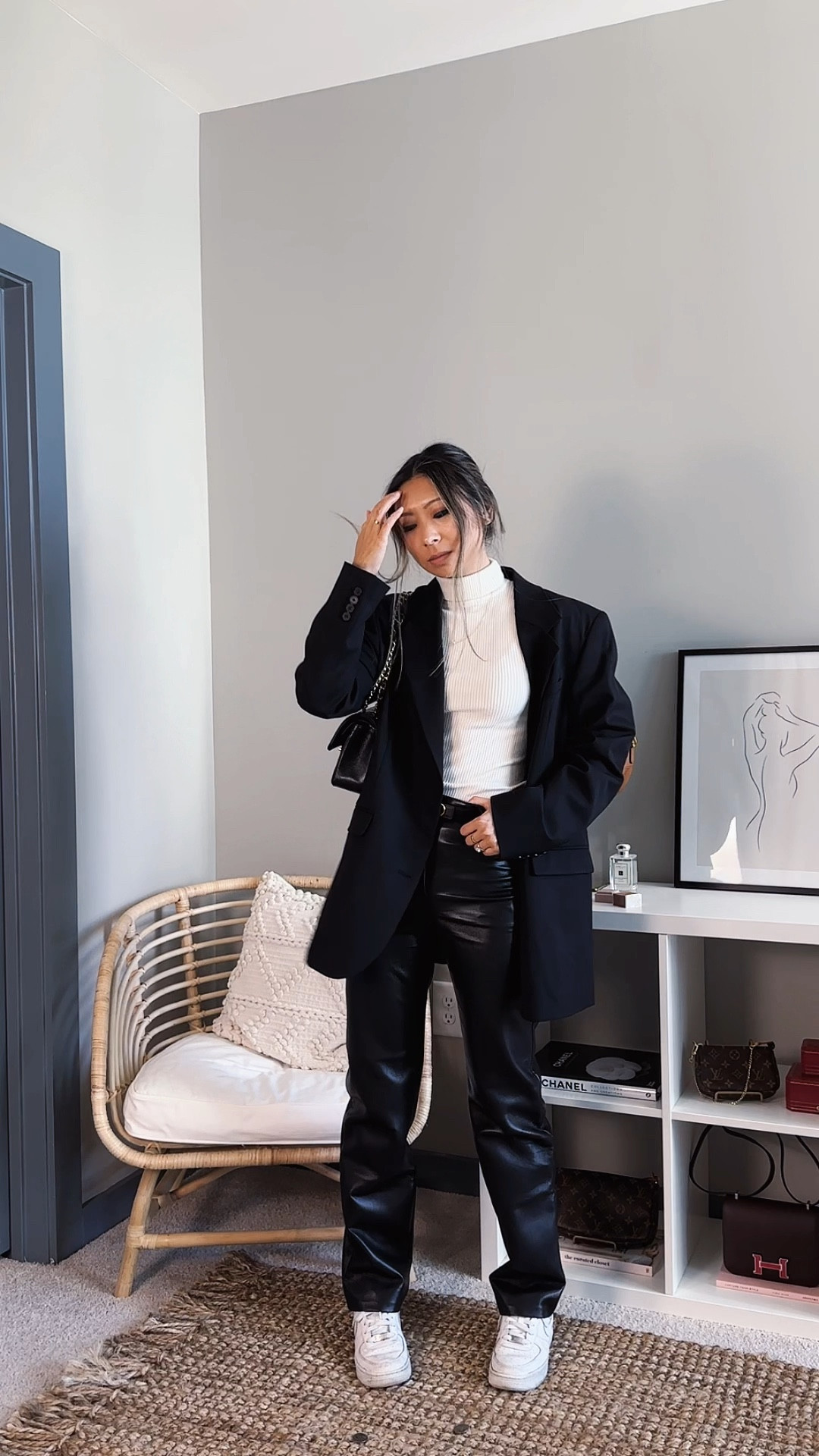 90s streetwear style inspired get ready with me for fall winter weather // outfit details: oversized blazer from aritzia, ribbed turtleneck from express, faux leather pants from aritzia, belt from hermes, shoes from nike, bag from chanel // city girl chic, new york city style, petite outfit inspo, neutral fits, minimalist style, black outfits, winter fashion, fall style, streetwear style, street style, modest fashion, get ready with me

#LTKstyletip #LTKSeasonal #LTKunder100